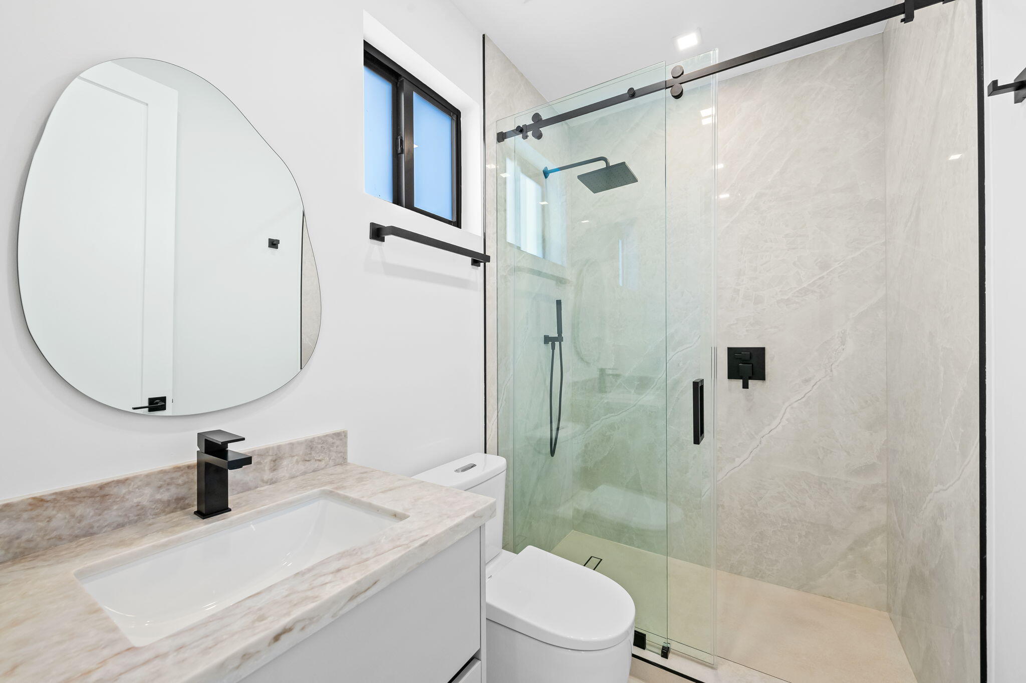 2324 SW 26th Miami, FL 33133