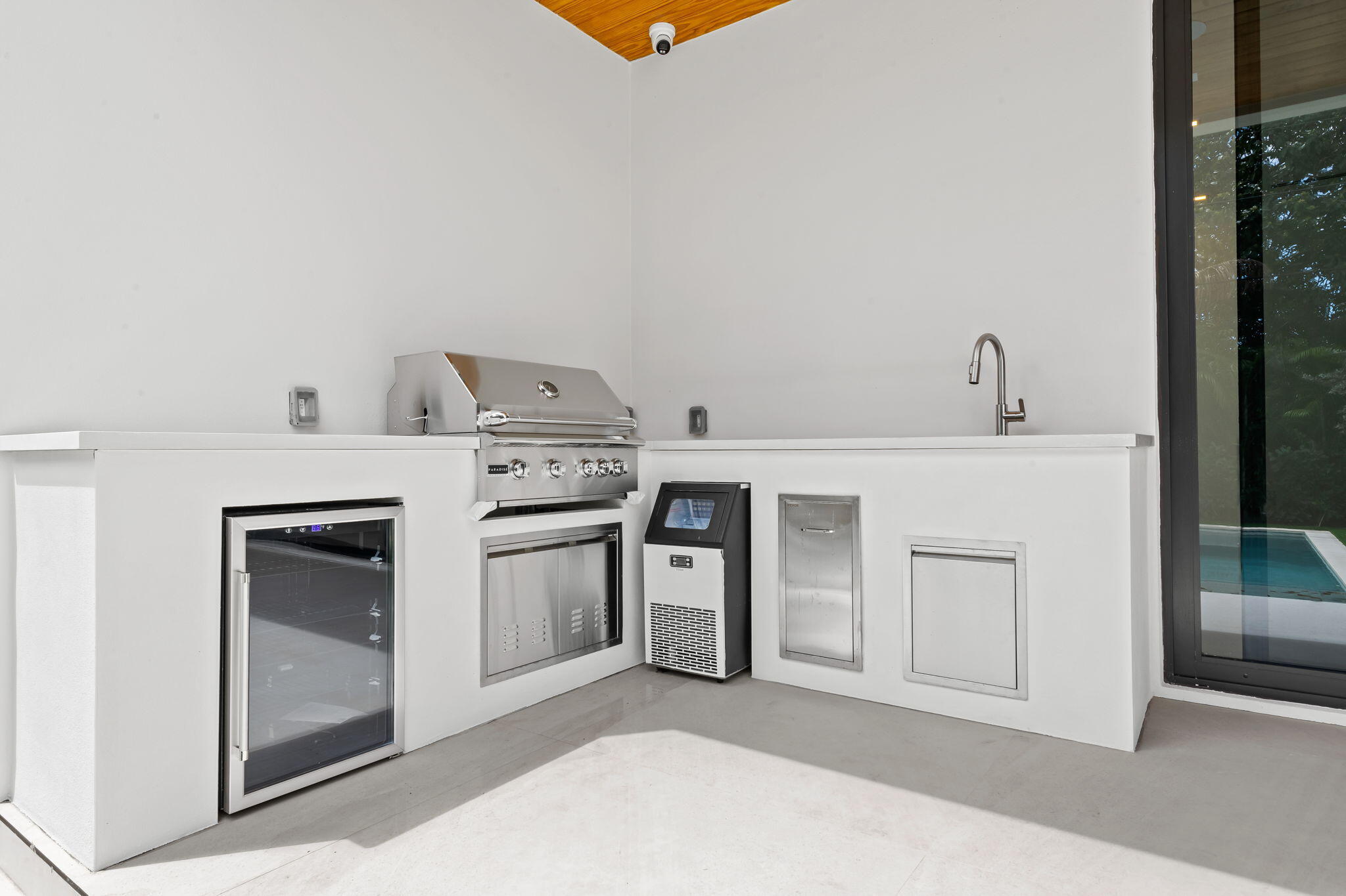 2324 SW 26th Miami, FL 33133