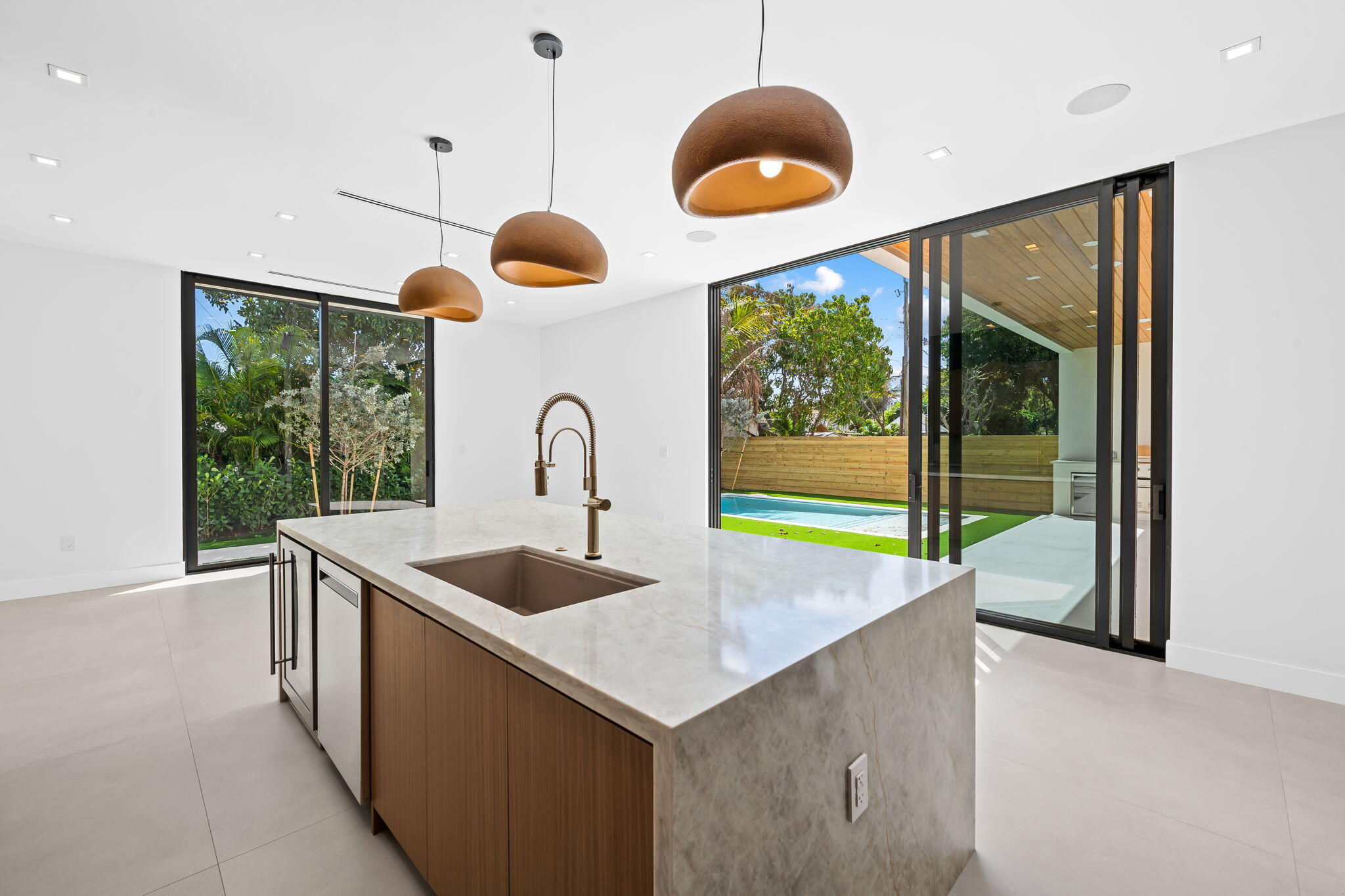 2324 SW 26th Miami, FL 33133