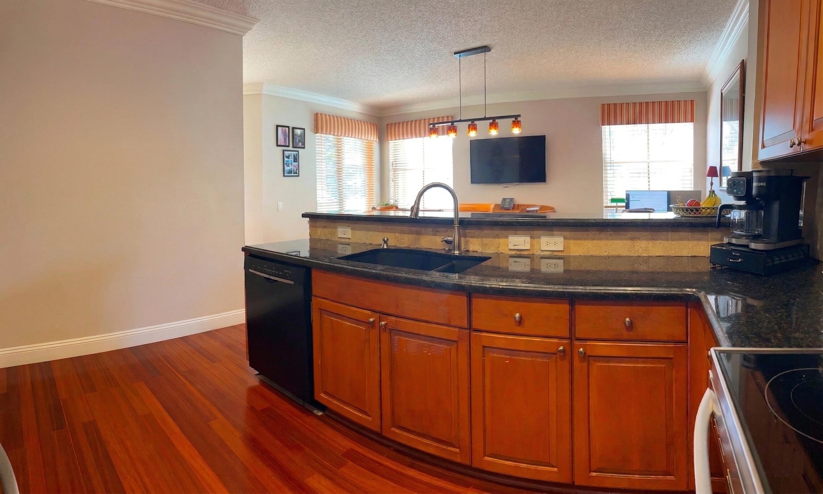 668 Willow Bnd Weston, FL 33327