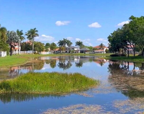 668 Willow Bnd Weston, FL 33327