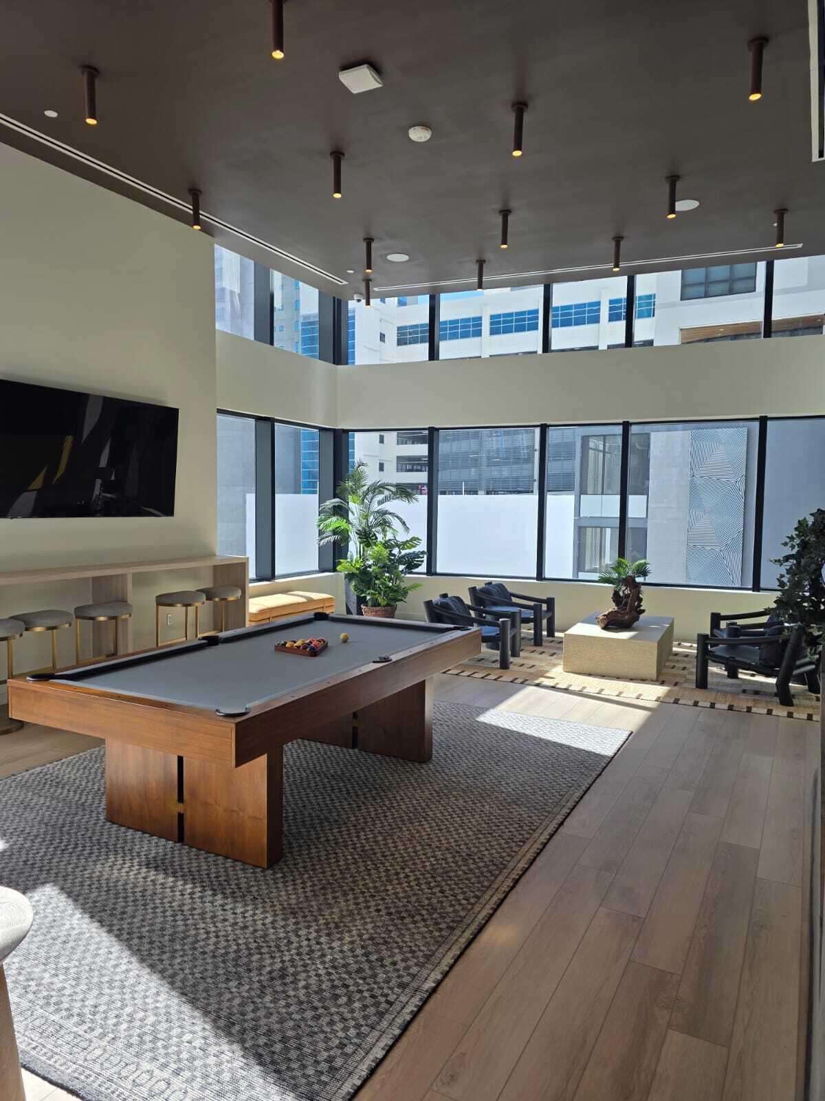 225 N Miami #910 Miami, FL 33128