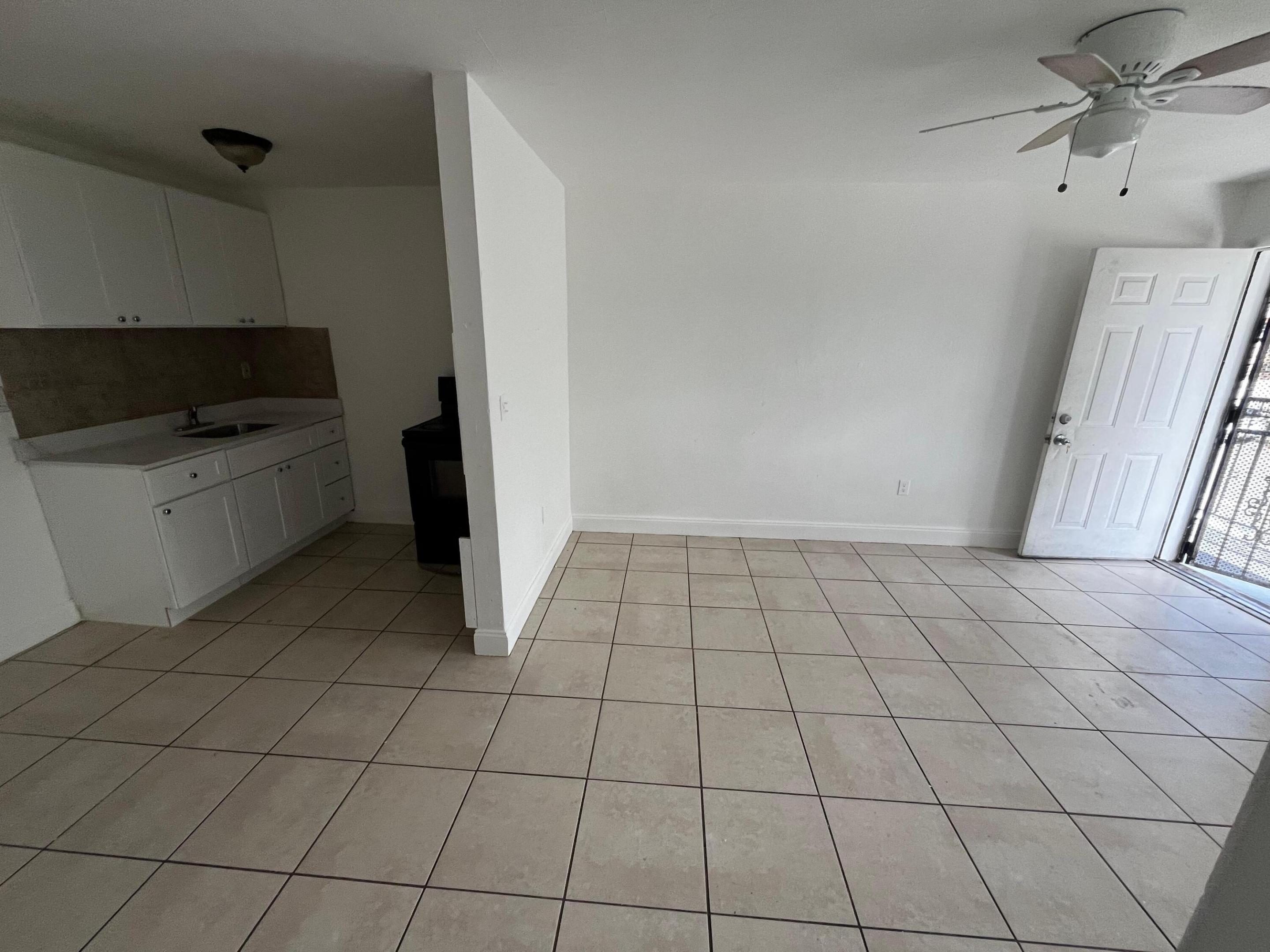 3015 NW 8th #11