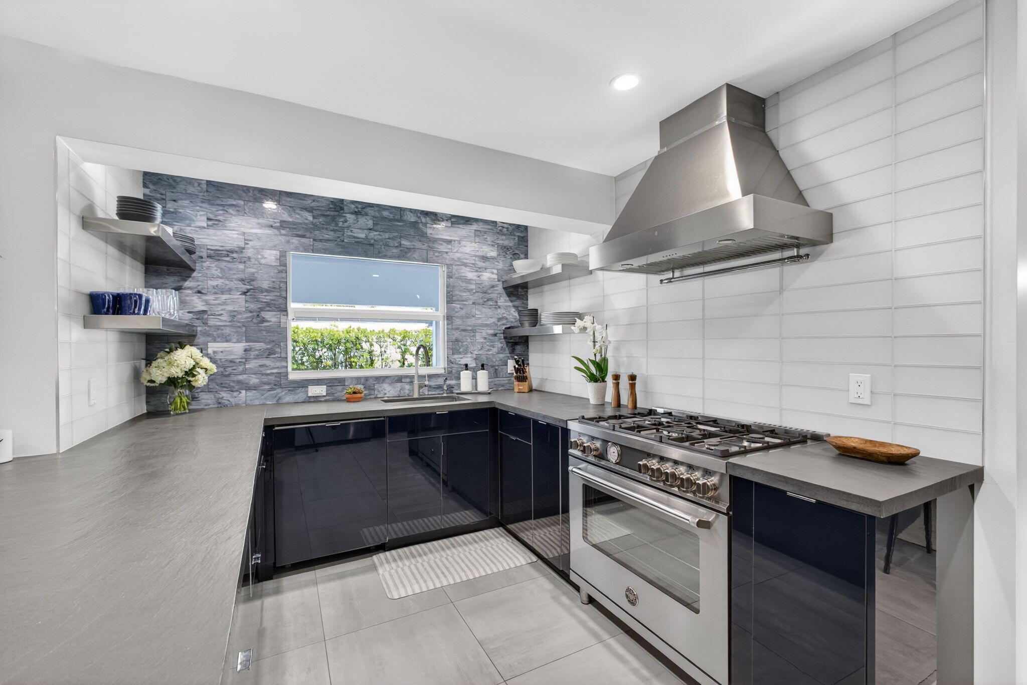 1160 Coral Singer Island, FL 33404