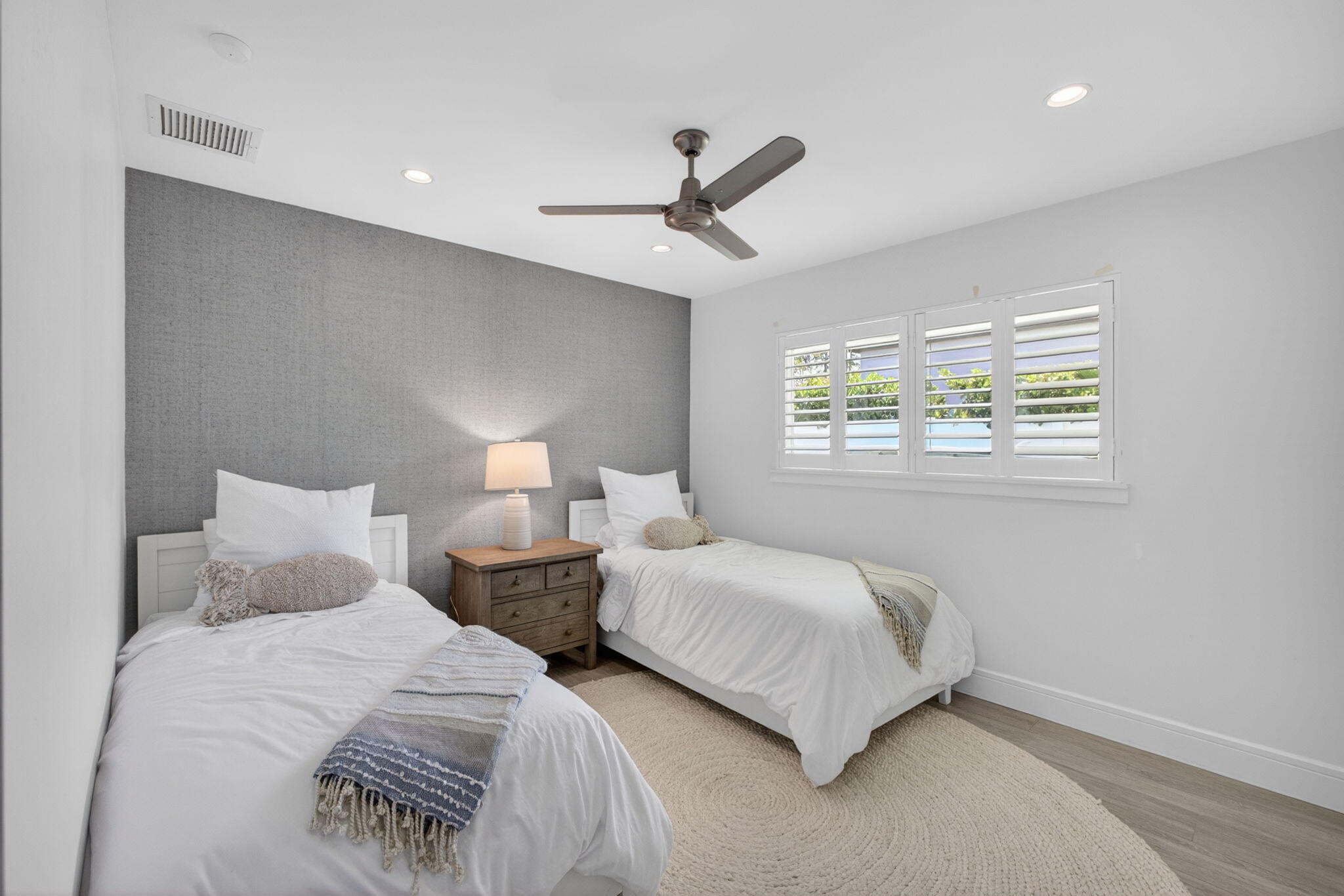 1160 Coral Singer Island, FL 33404