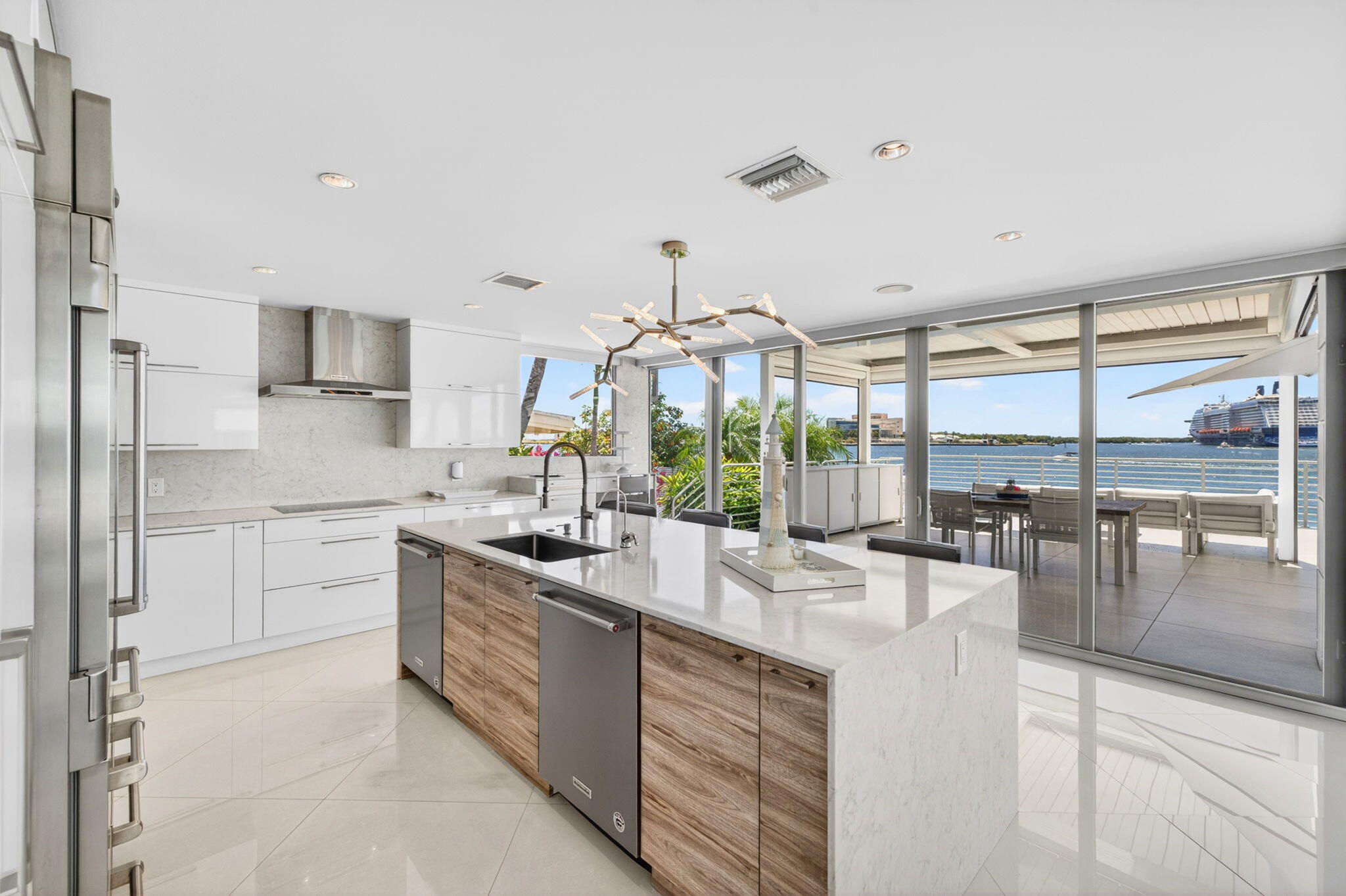 2200 Inlet Fort Lauderdale, FL 33316