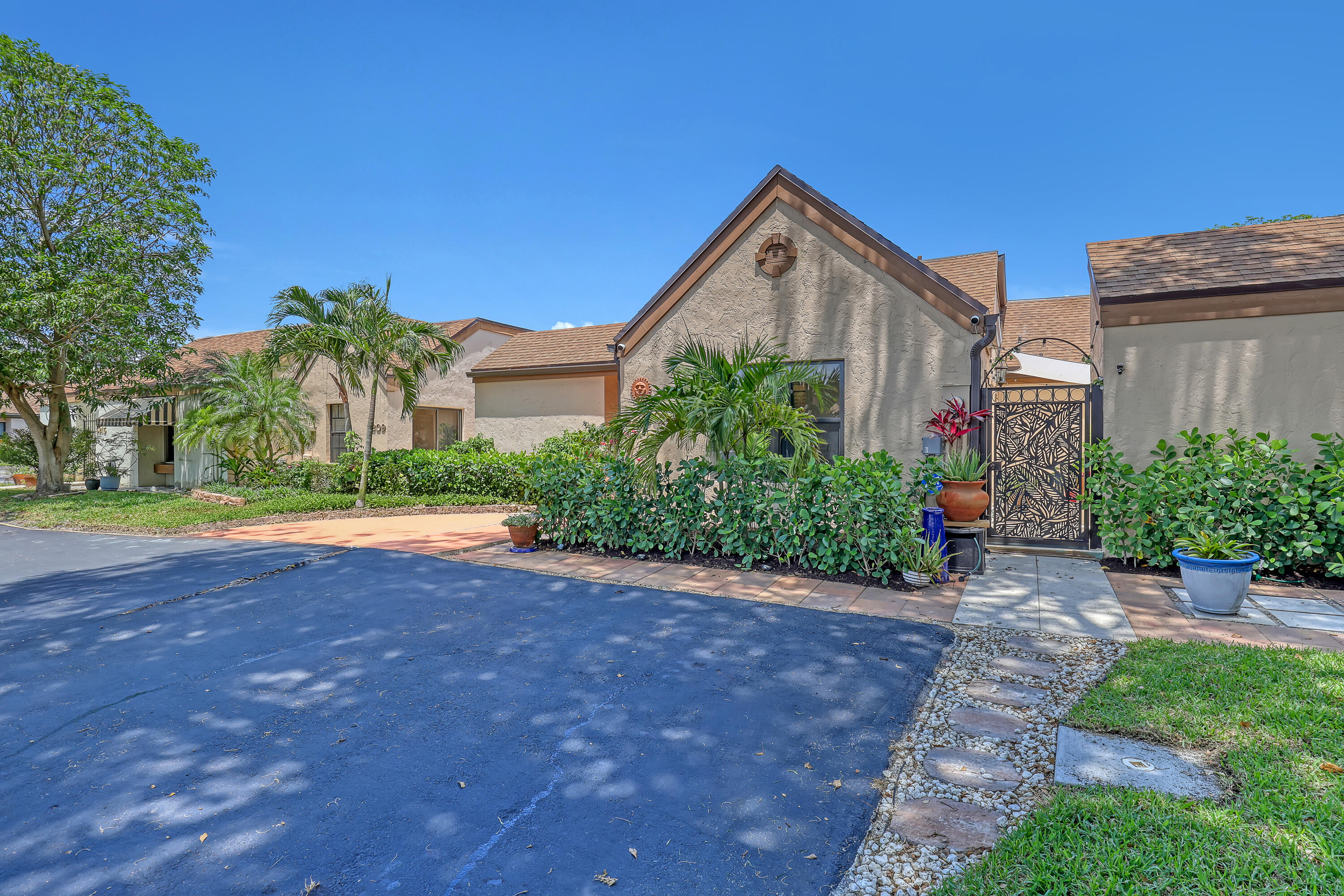 5203 Peppercorn