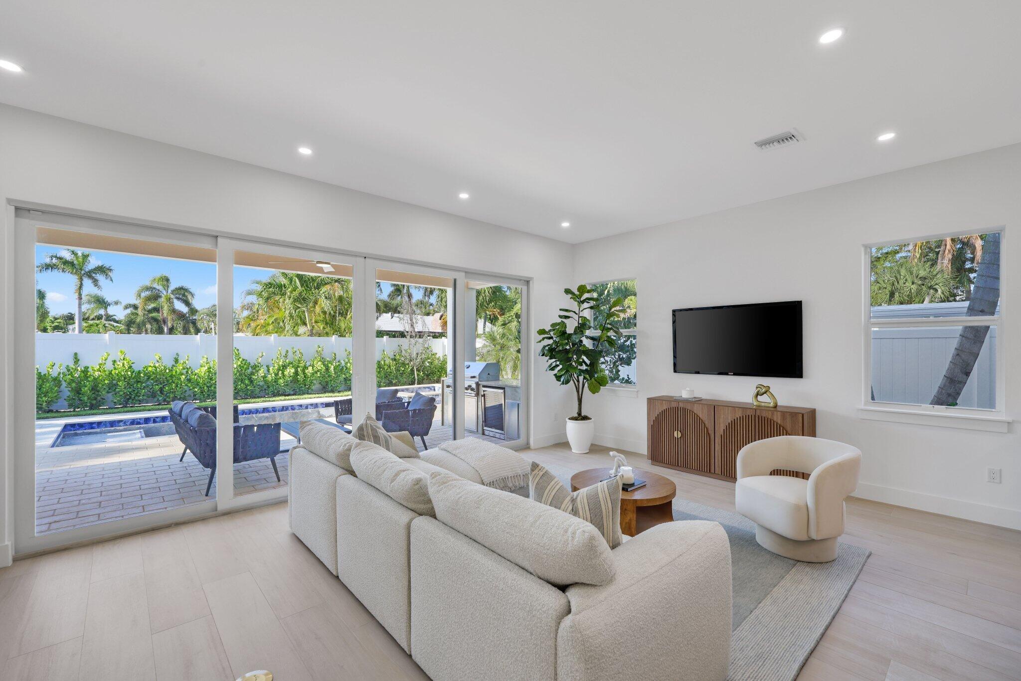 309 Claremont West Palm Beach, FL 33404