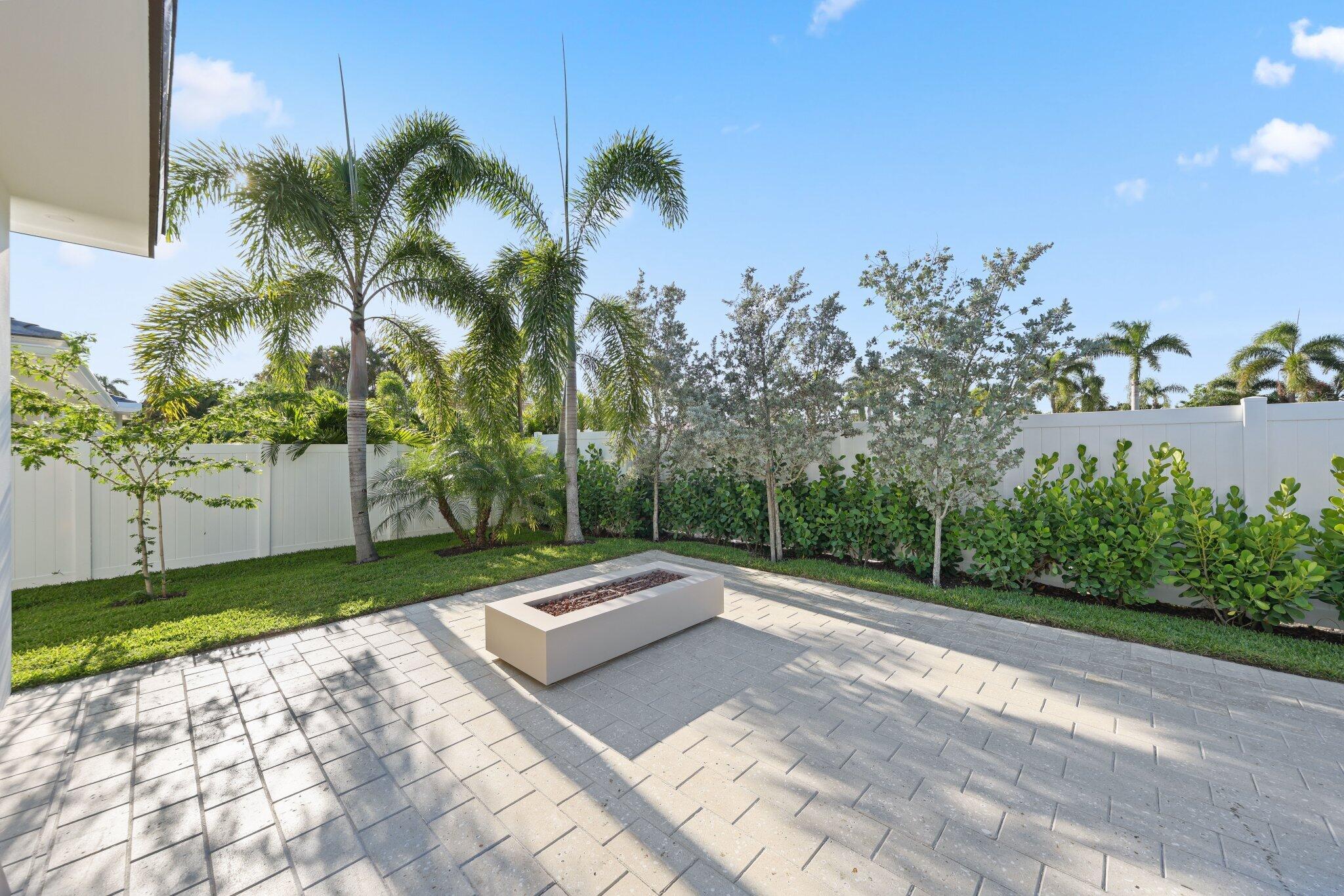 309 Claremont West Palm Beach, FL 33404