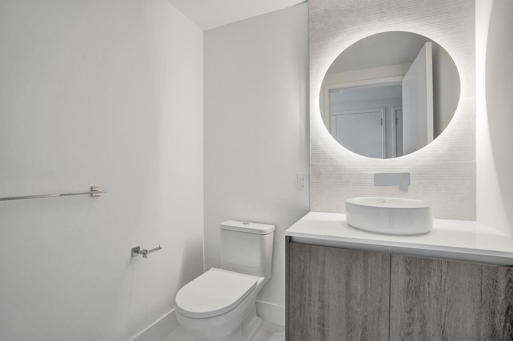 407 N Riverside #401 Pompano Beach, FL 33062