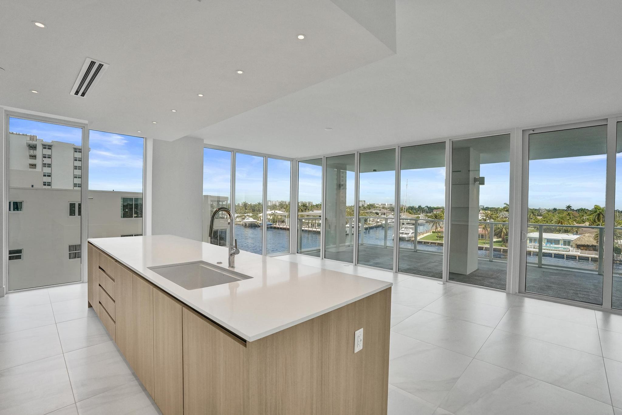 407 N Riverside #401 Pompano Beach, FL 33062