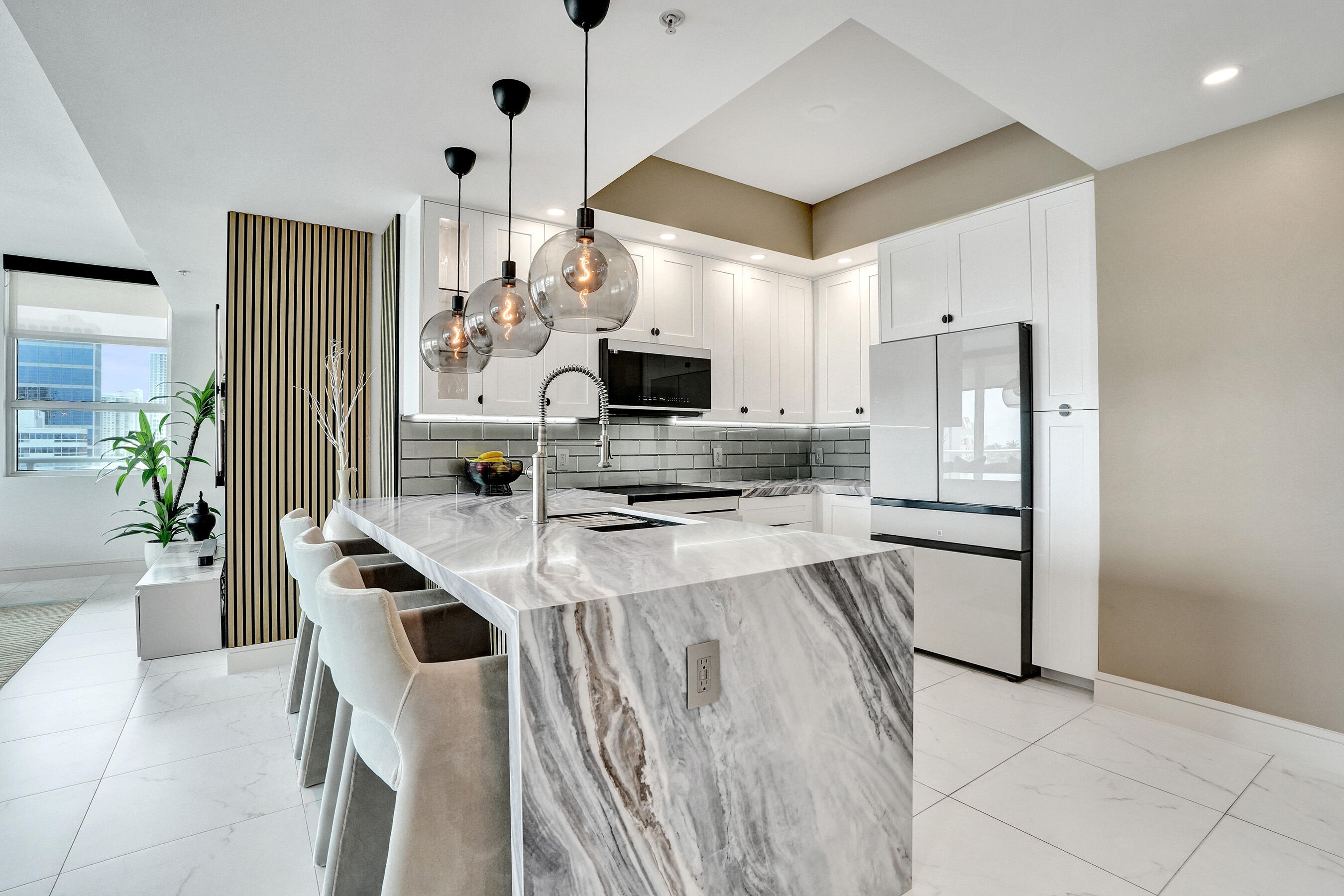 315 NE 3rd #1206