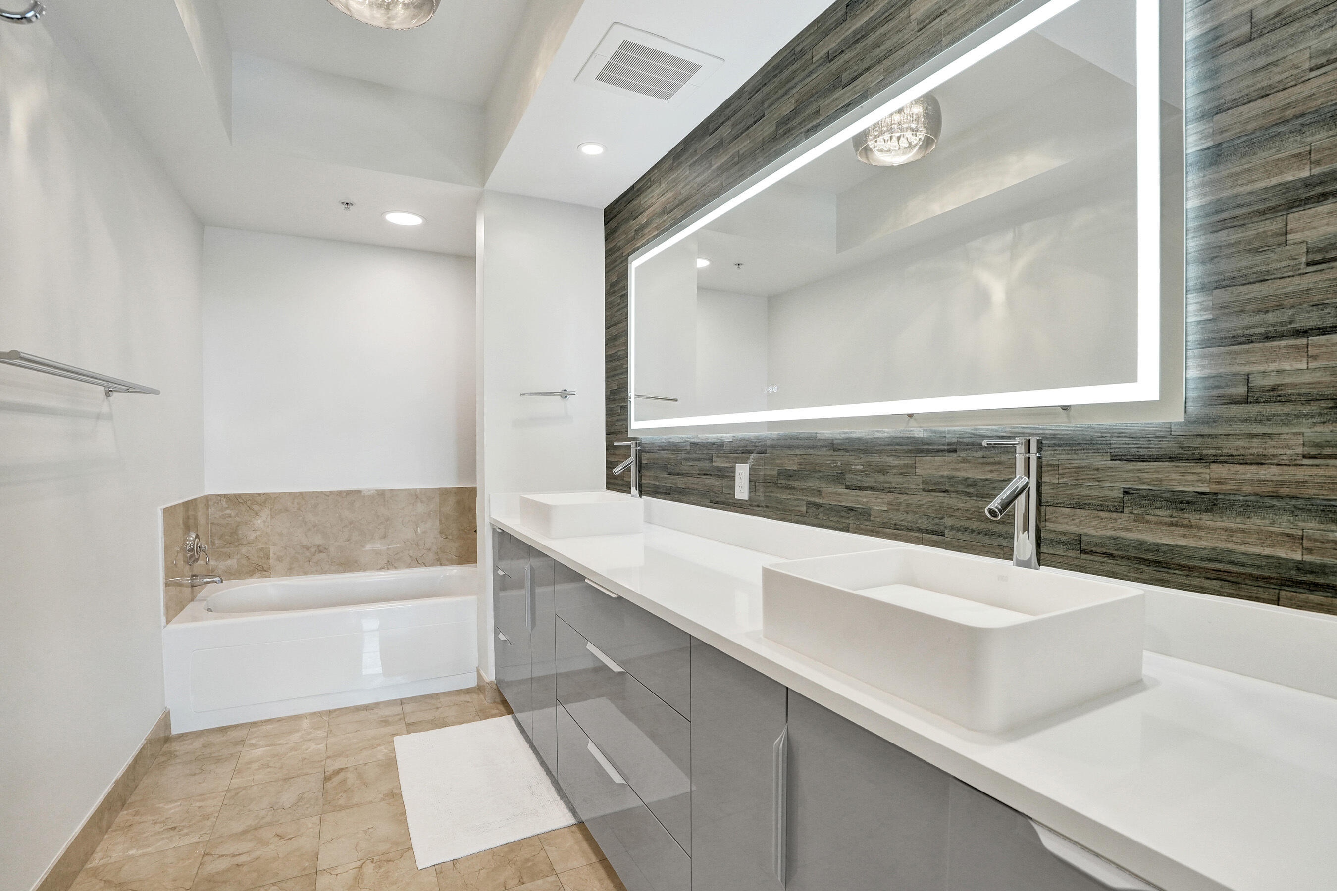 315 NE 3rd #1206 Fort Lauderdale, FL 33301