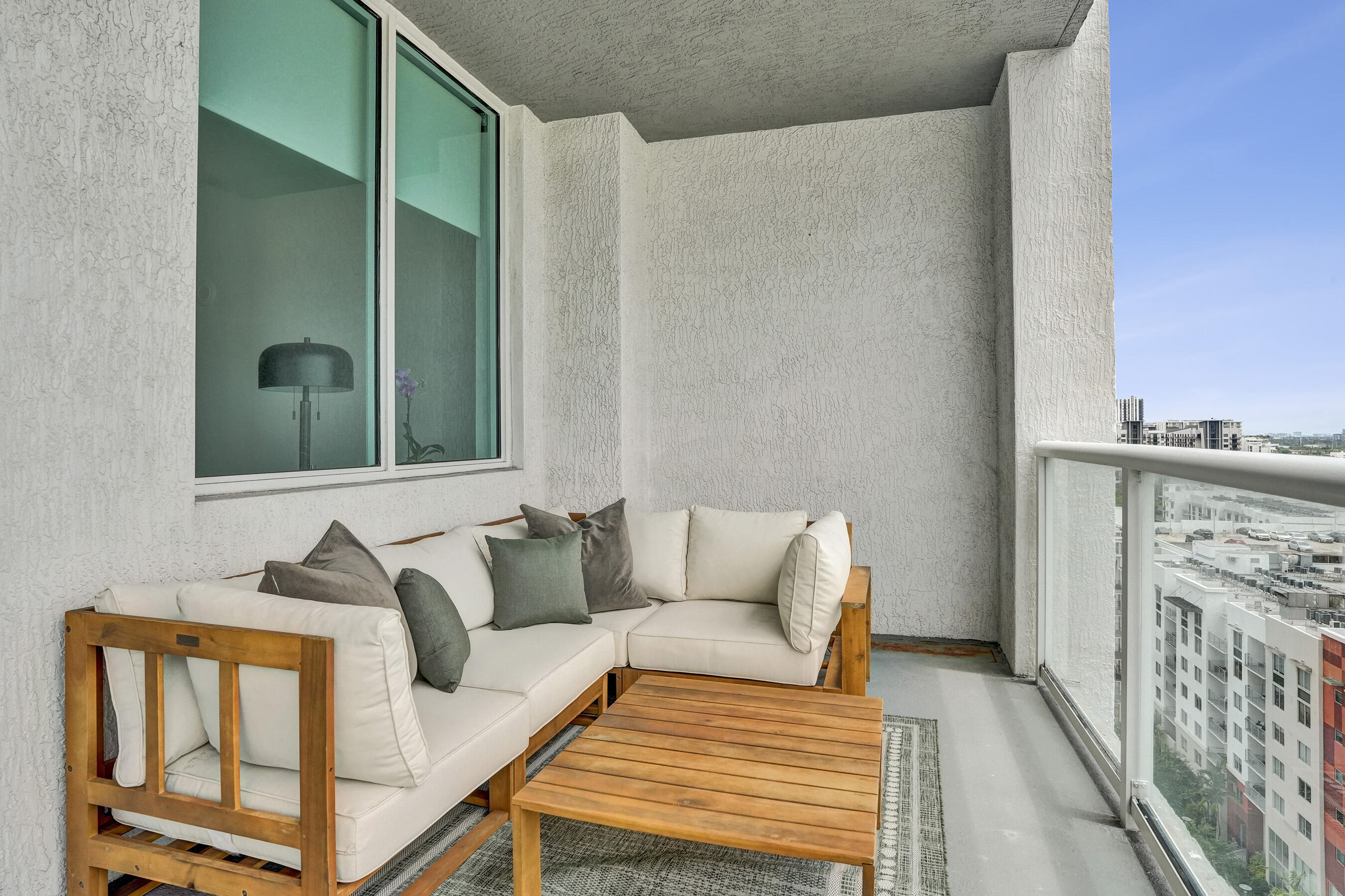 315 NE 3rd #1206 Fort Lauderdale, FL 33301