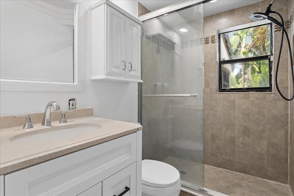 738 NE 16th Fort Lauderdale, FL 33304
