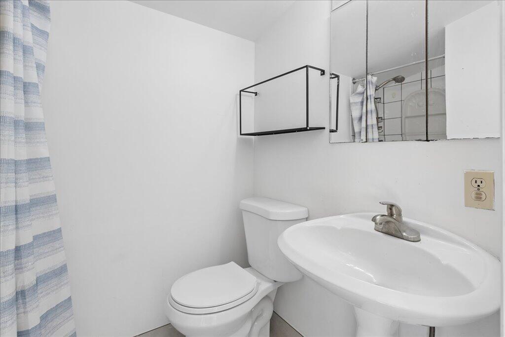 738 NE 16th Fort Lauderdale, FL 33304