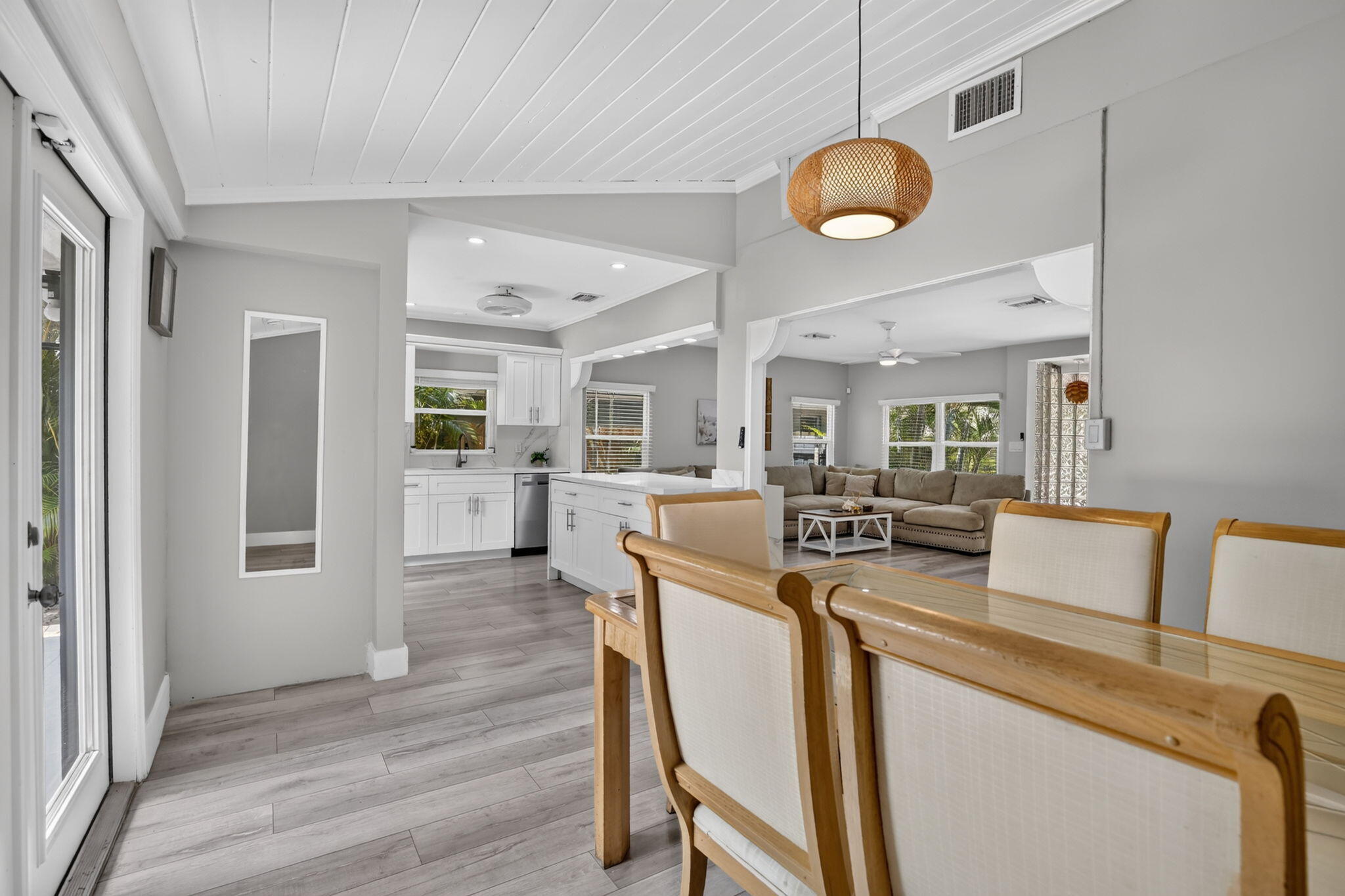 615 NE 13th Fort Lauderdale, FL 33304