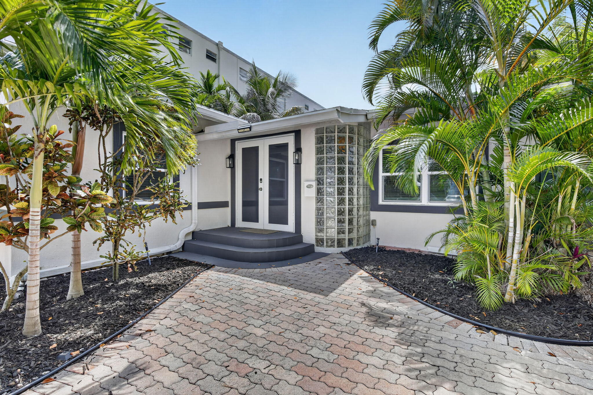 615 NE 13th Fort Lauderdale, FL 33304