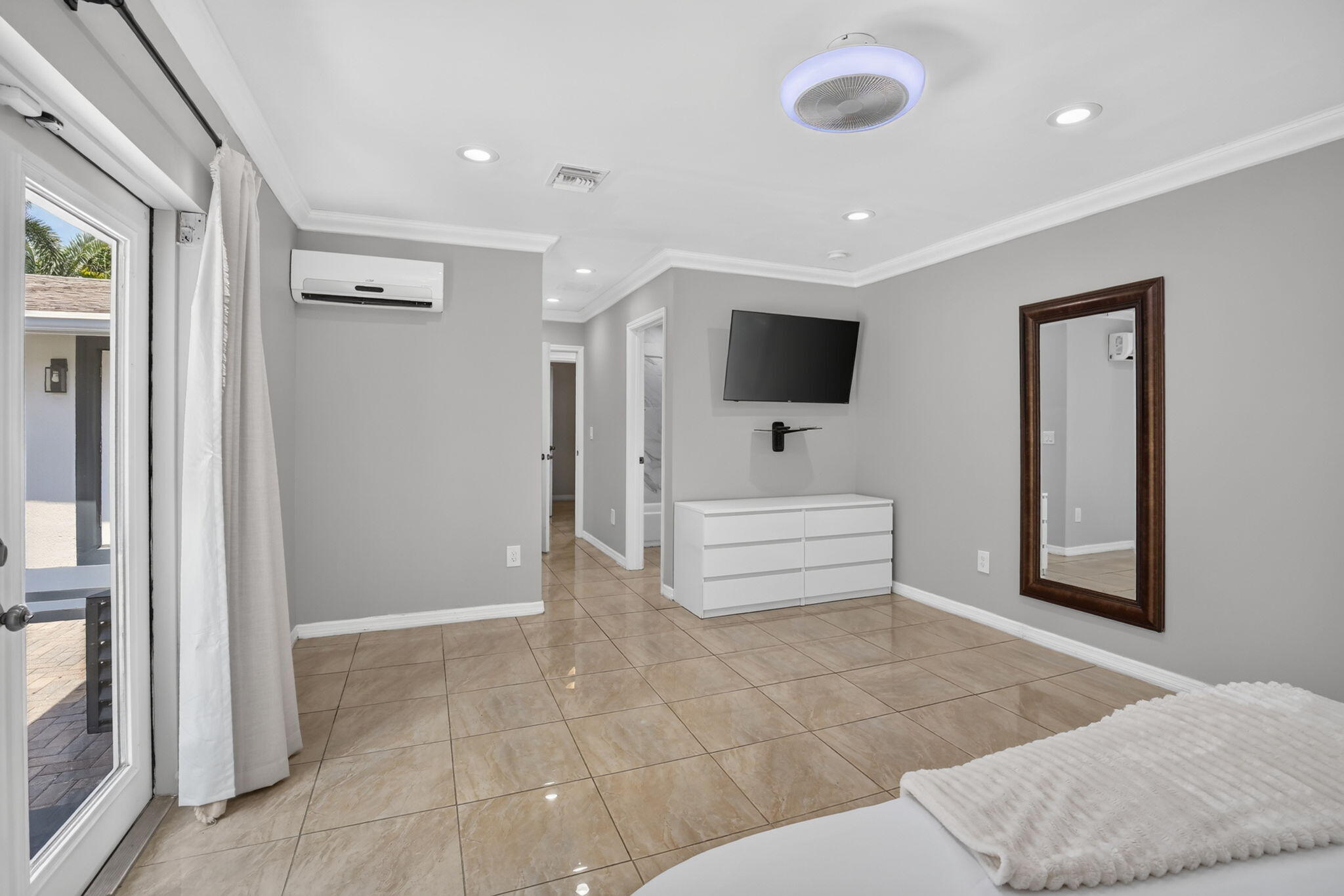 615 NE 13th Fort Lauderdale, FL 33304