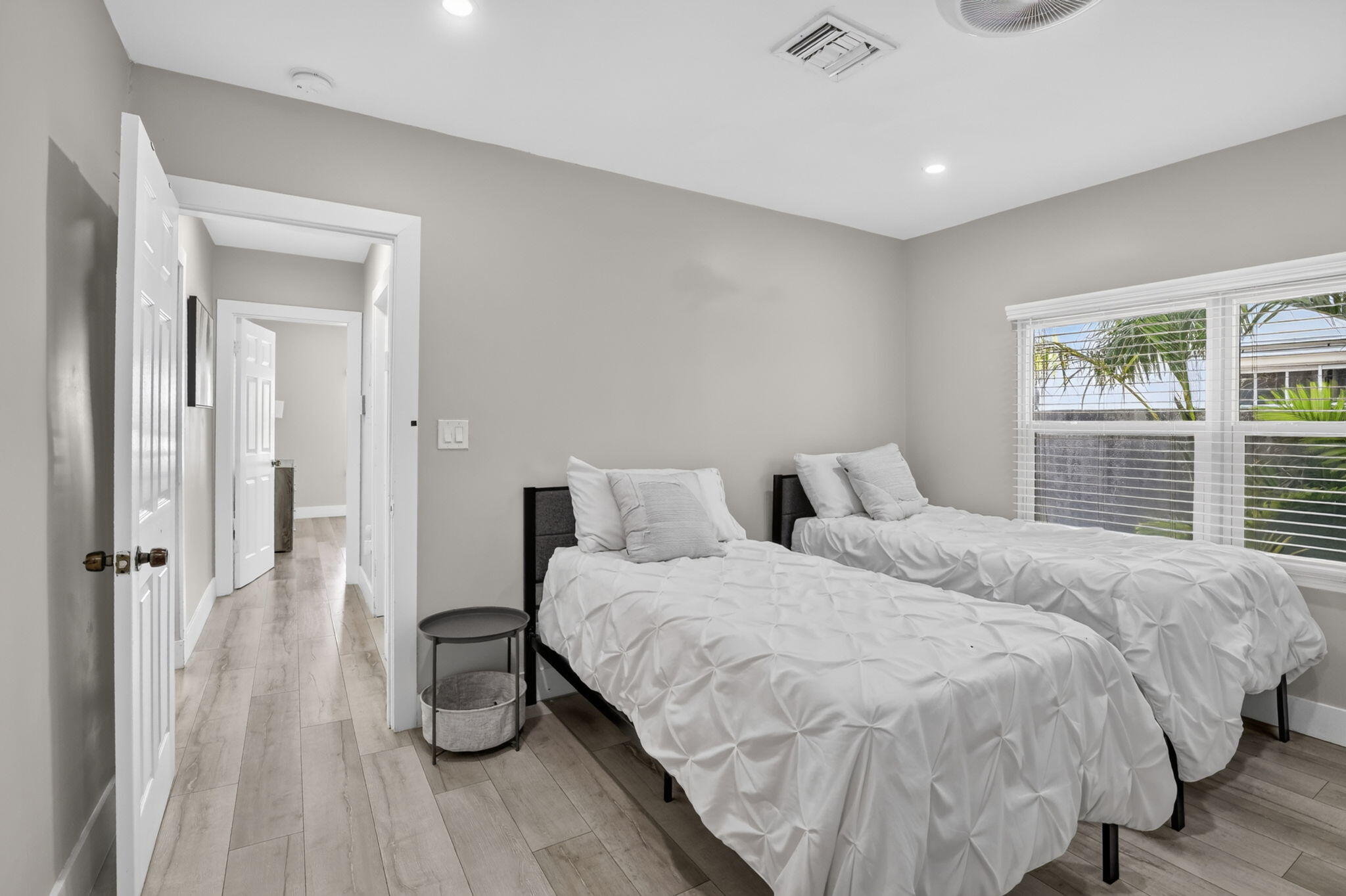 615 NE 13th Fort Lauderdale, FL 33304