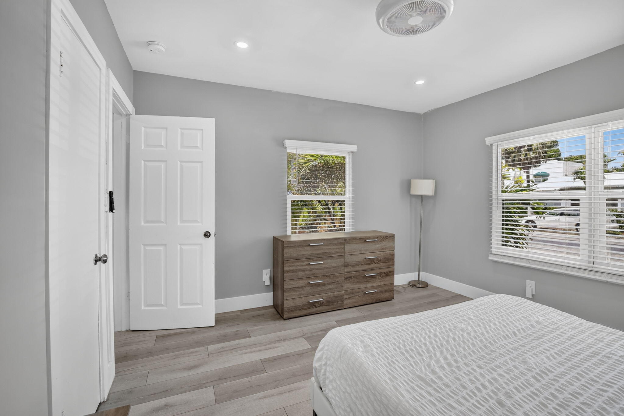 615 NE 13th Fort Lauderdale, FL 33304
