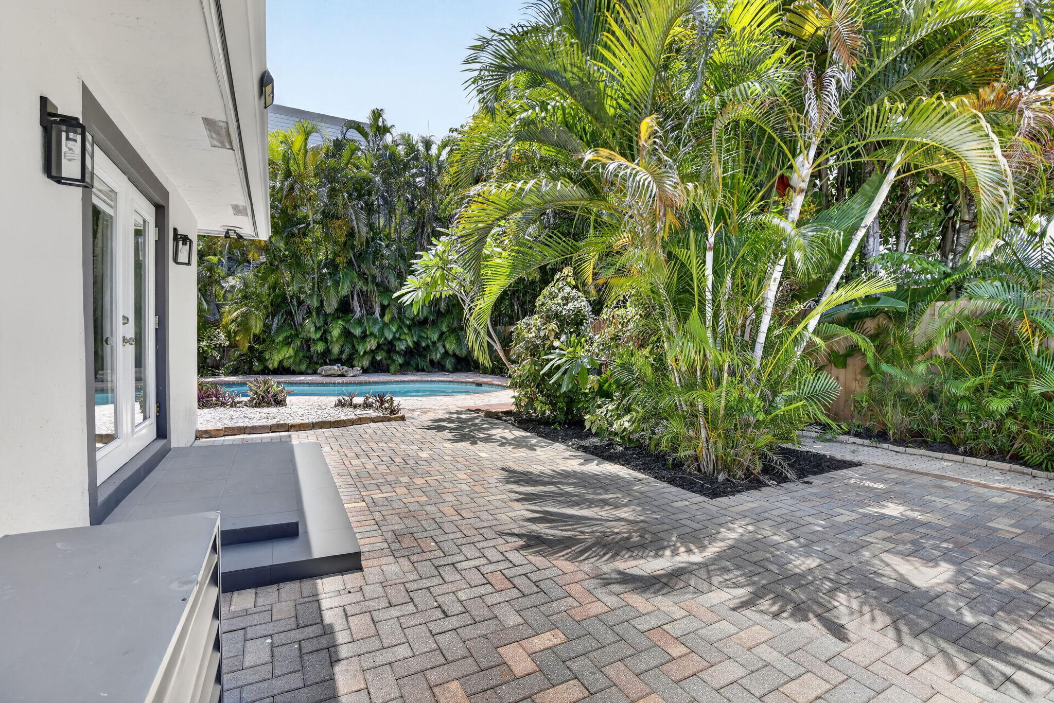 615 NE 13th Fort Lauderdale, FL 33304