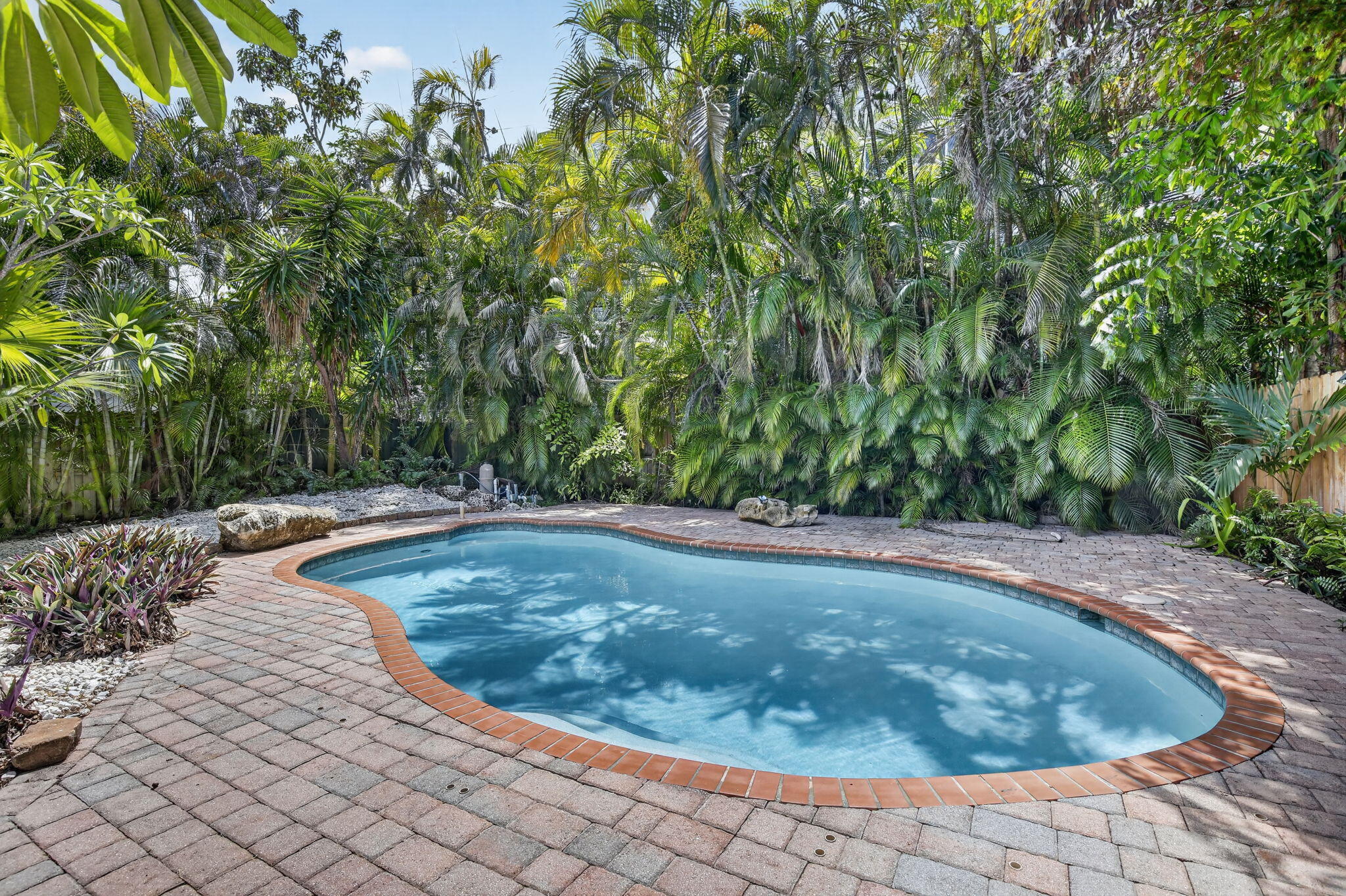 615 NE 13th Fort Lauderdale, FL 33304