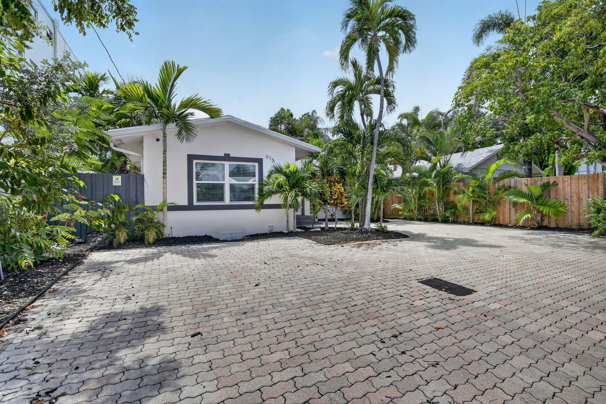 615 NE 13th Fort Lauderdale, FL 33304