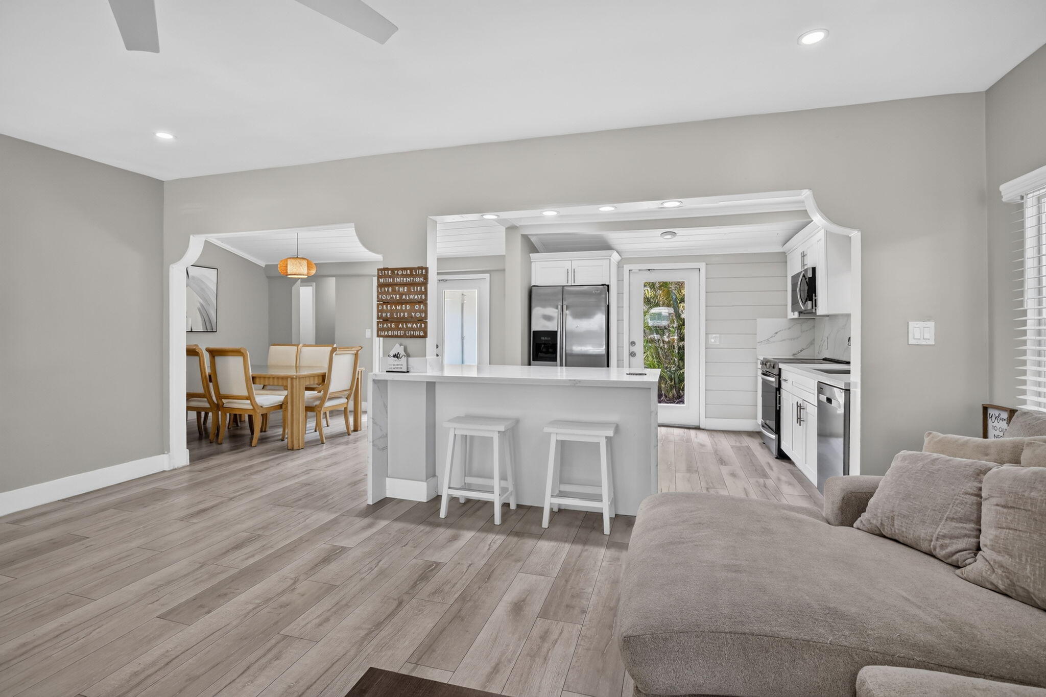 615 NE 13th Fort Lauderdale, FL 33304