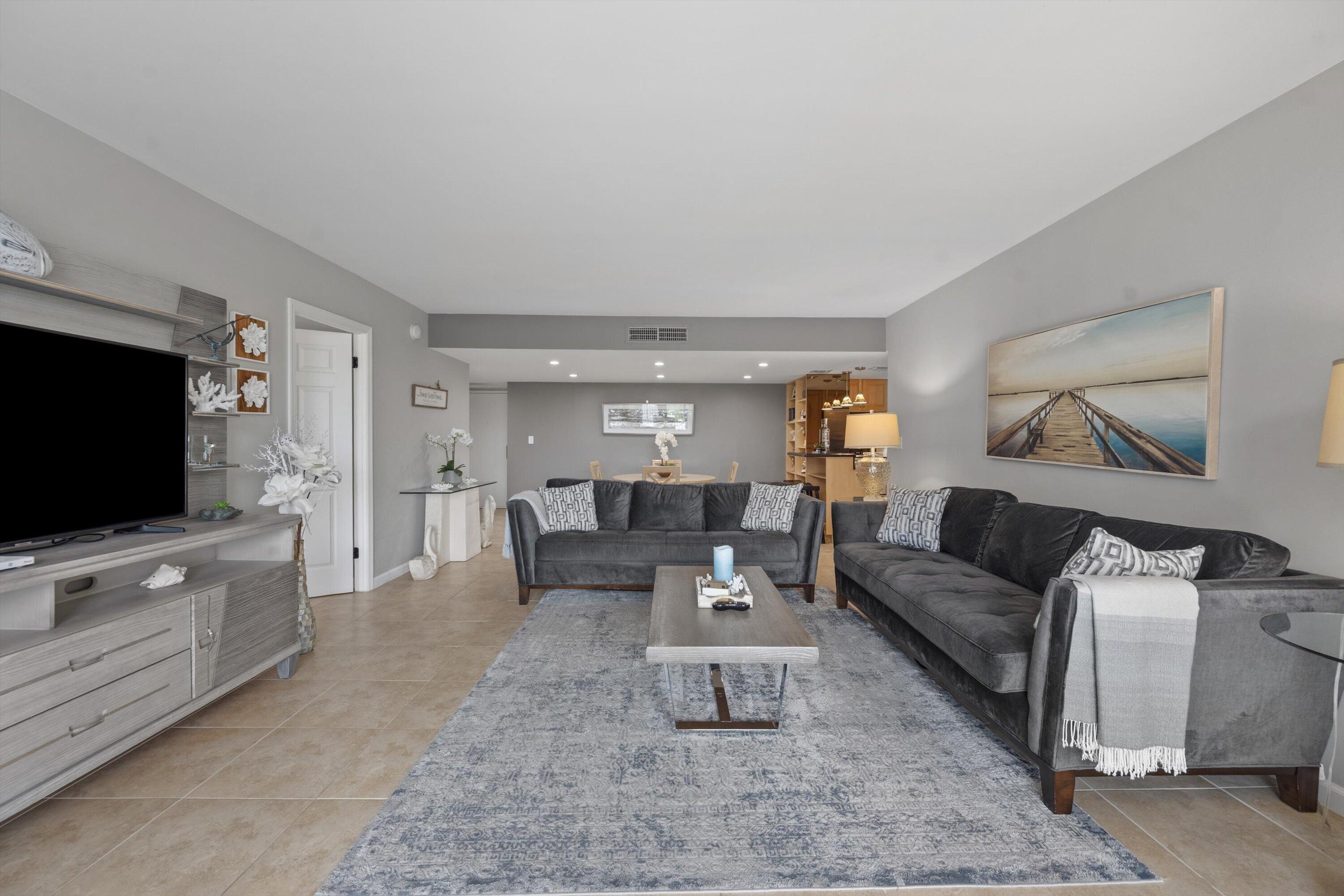 2860 S Ocean #316 Palm Beach, FL 33480