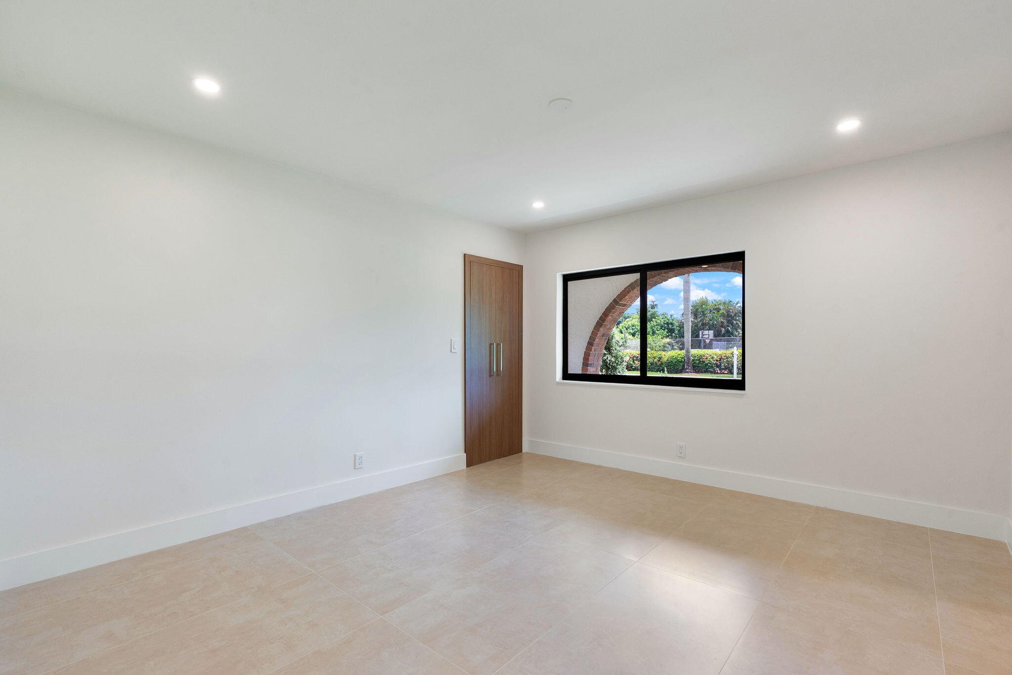11851 NW 7th St Plantation, FL 33325