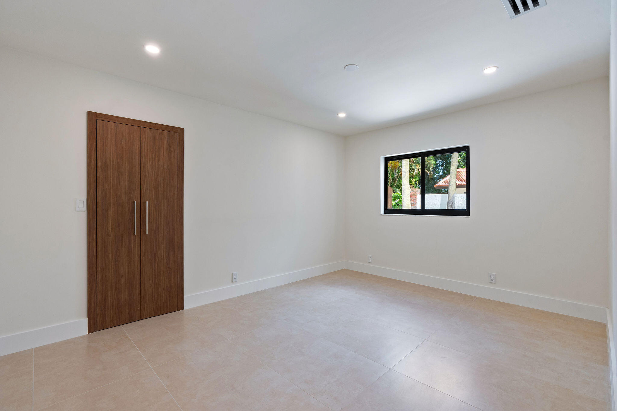 11851 NW 7th St Plantation, FL 33325