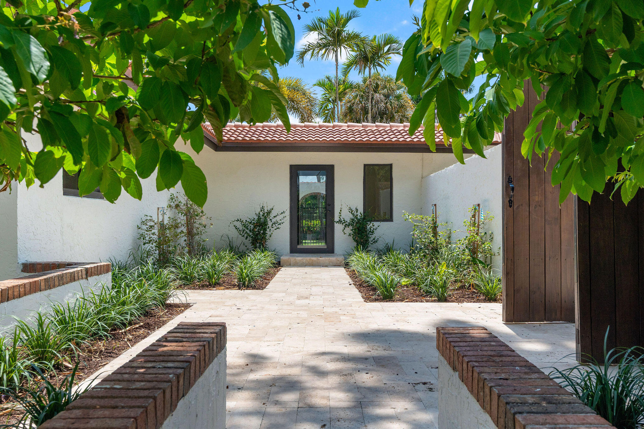 11851 NW 7th St Plantation, FL 33325