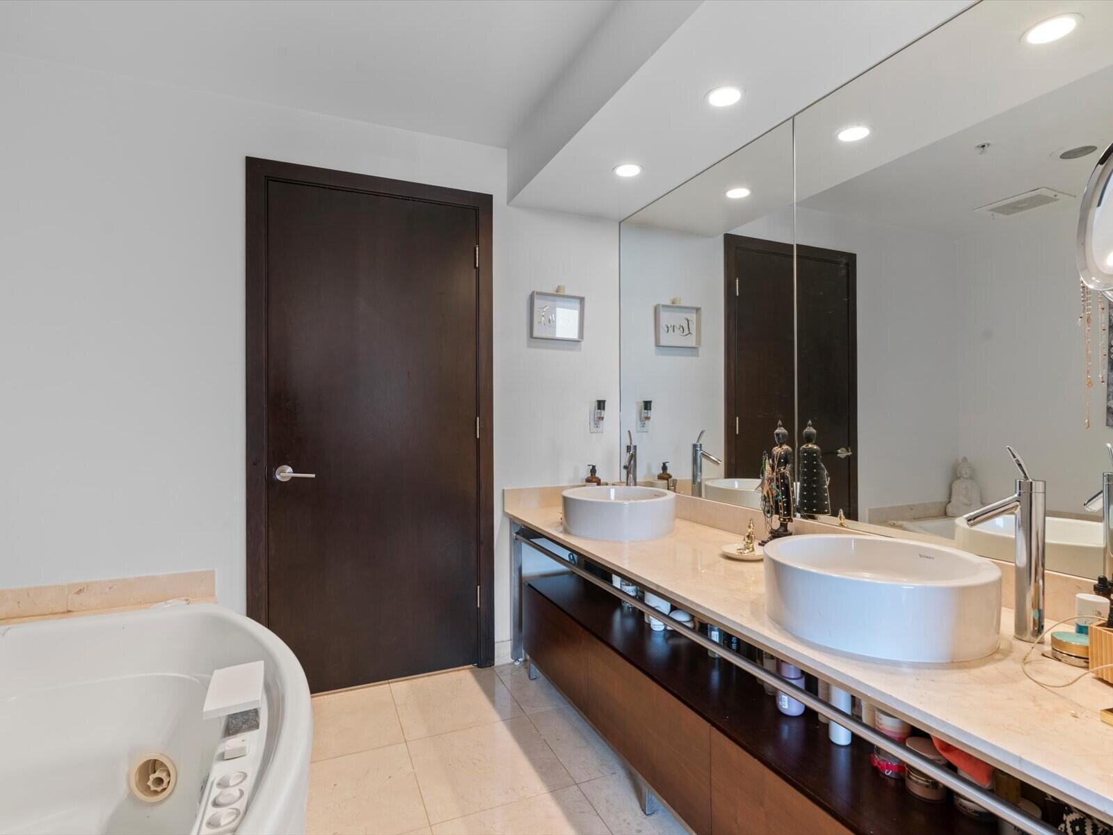 16275 Collins Ave #2403 Sunny Isles Beach, FL 33160