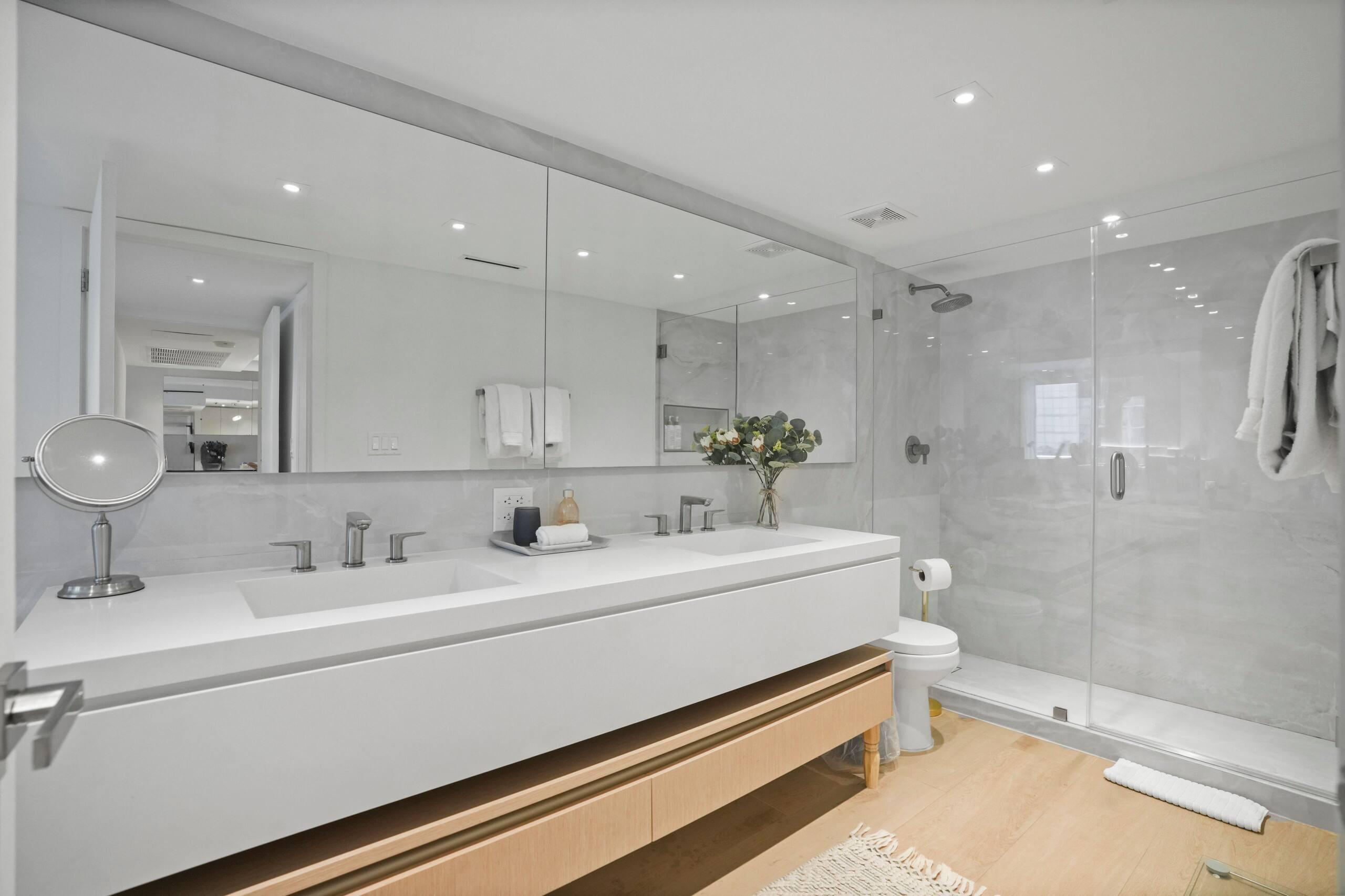 2301 Collins Ave #407 Miami Beach, FL 33139