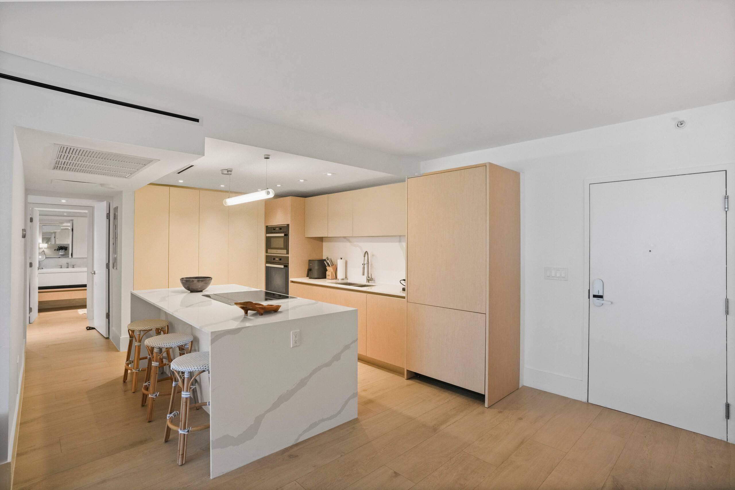 2301 Collins Ave #407 Miami Beach, FL 33139