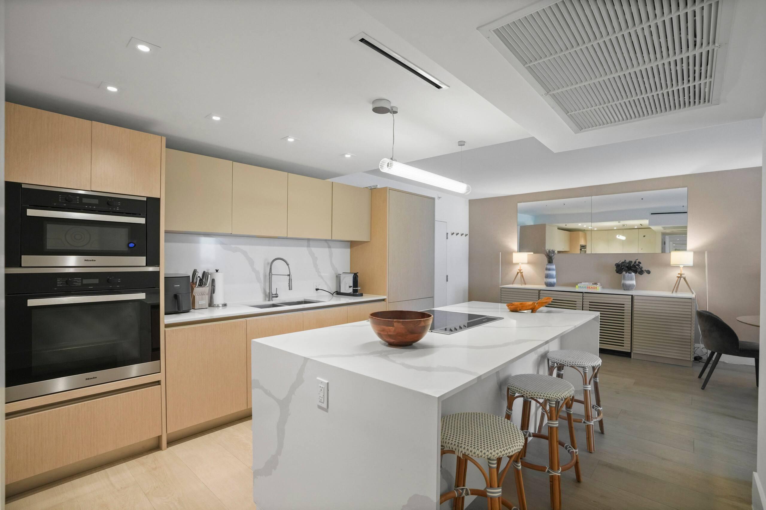 2301 Collins Ave #407 Miami Beach, FL 33139