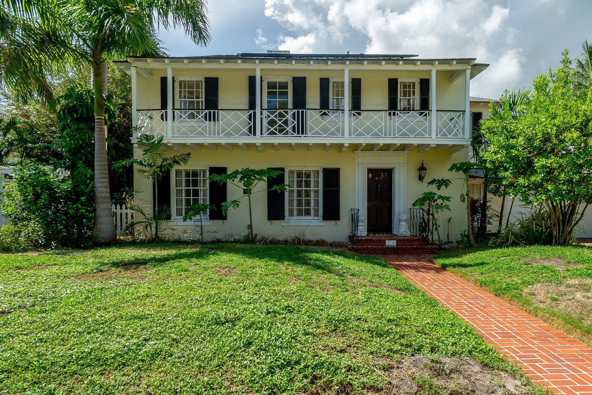 210 Belmonte Rd