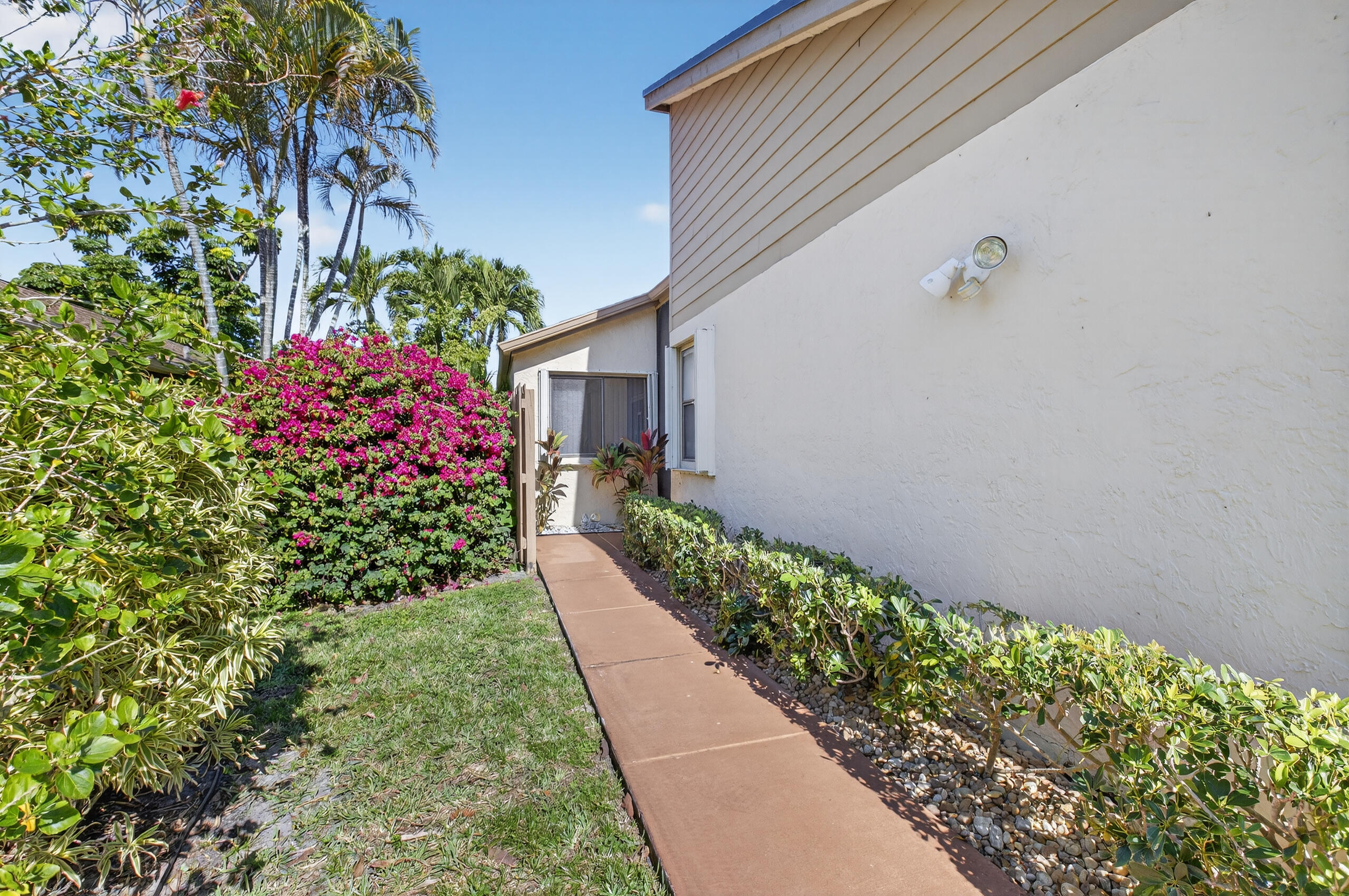 2601 NW 15th St Delray Beach, FL 33445