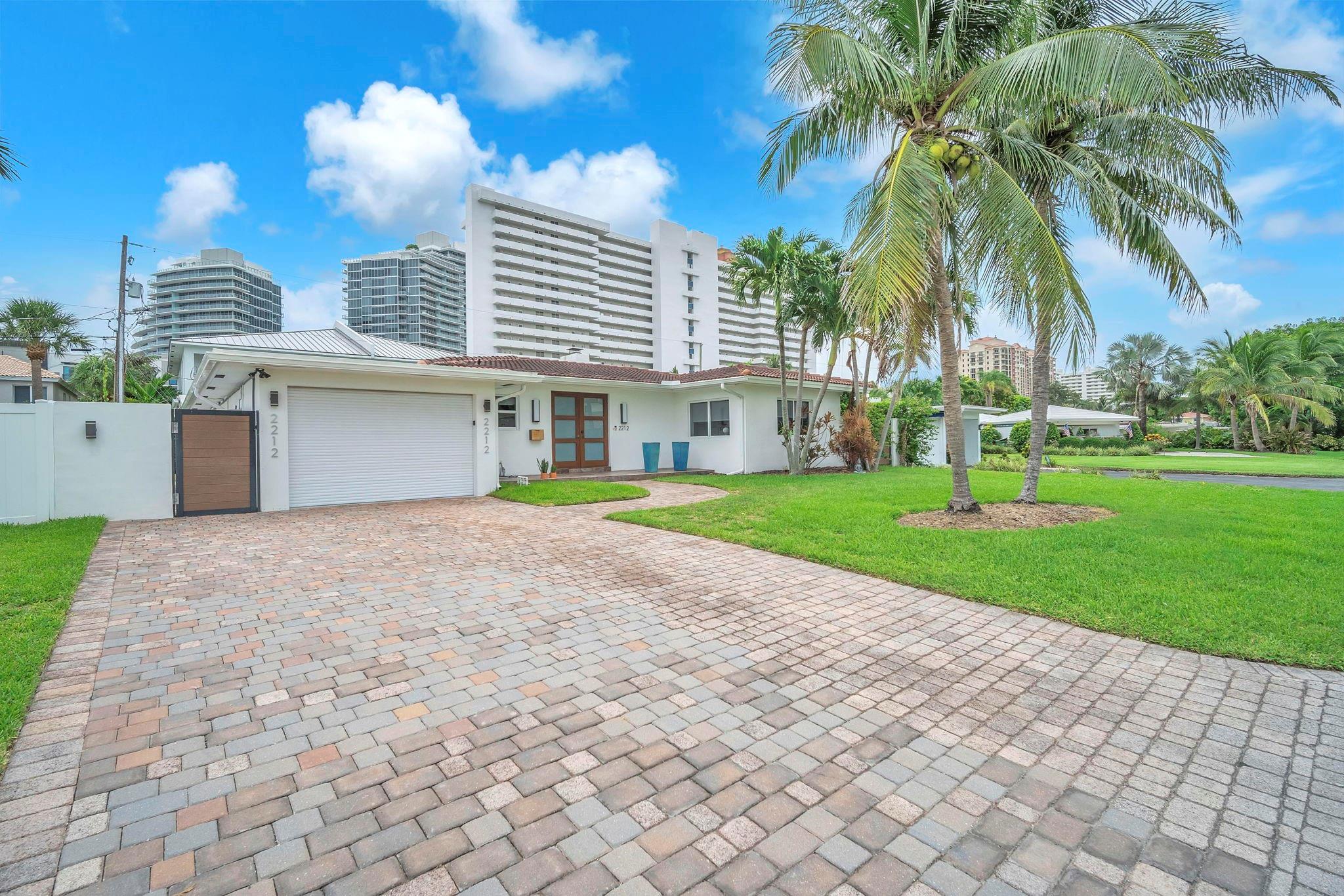 2212 NE 32nd Ave