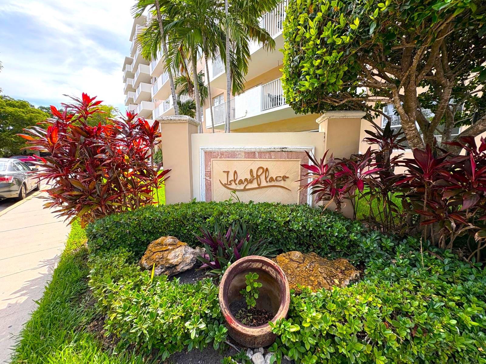 1455 N Treasure Dr #3B