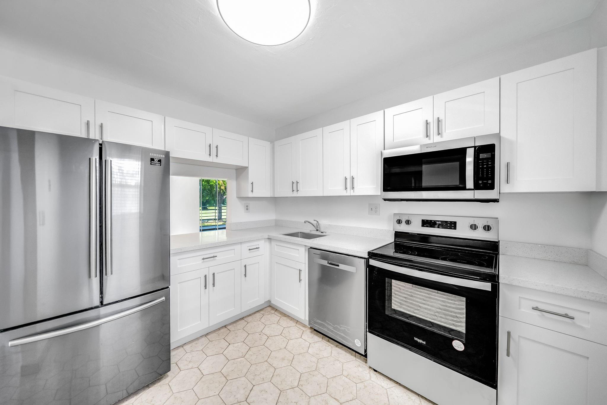 8320 Sands Pt Blvd #208M