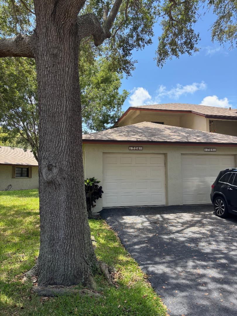 3951 NE 19th Rd #1704
