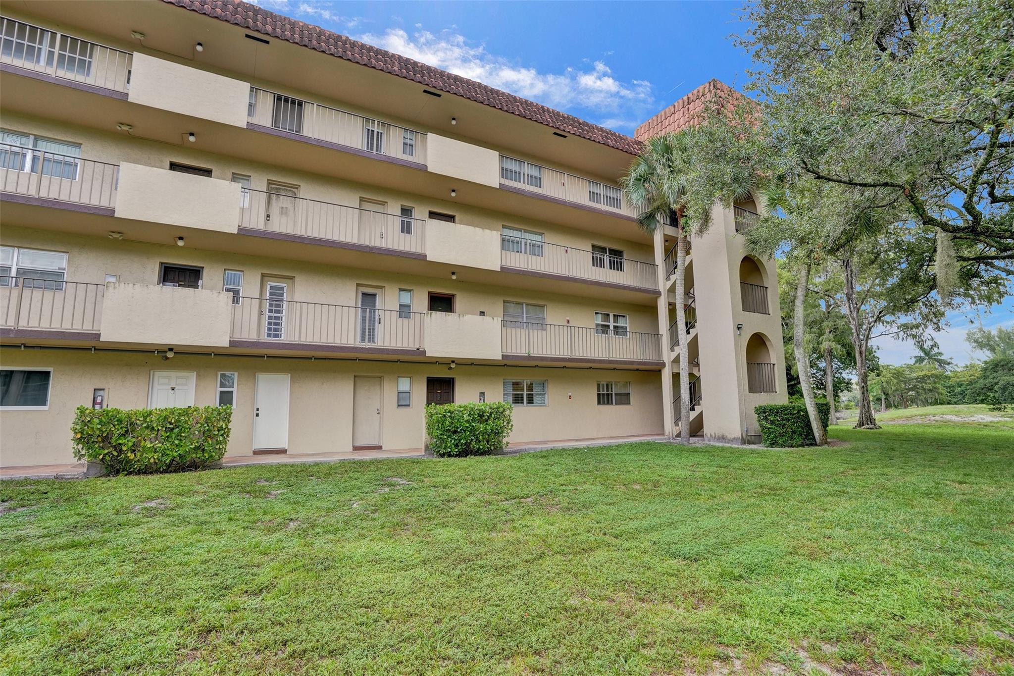 6260 S Falls Cir Dr #102