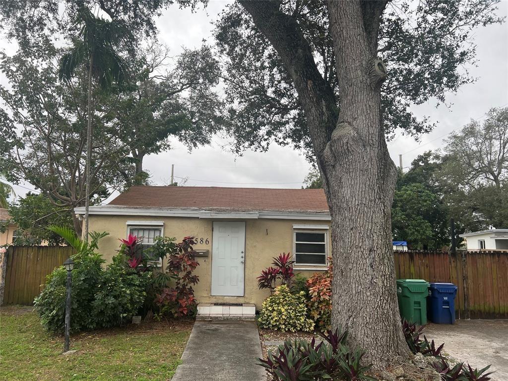 586 NW 94th St