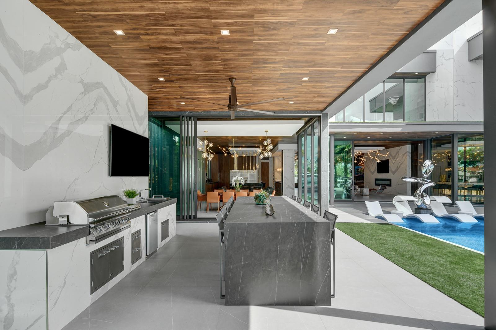 671 Middle Riv Dr Fort Lauderdale, FL 33304