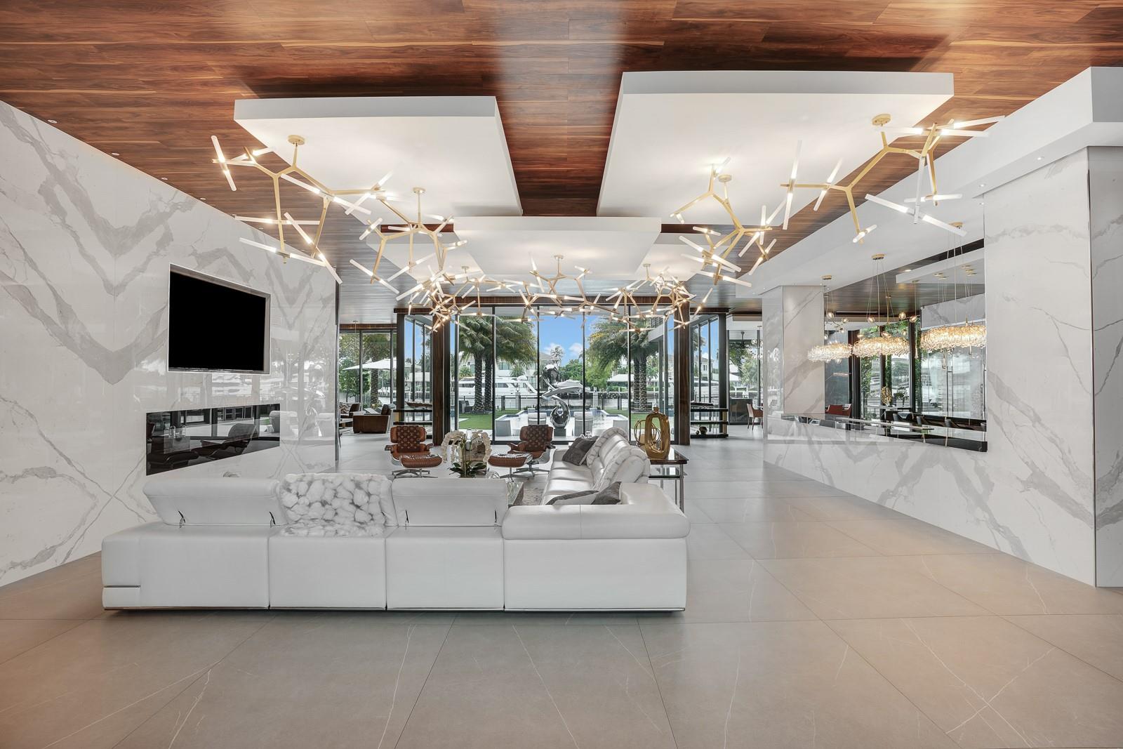 671 Middle Riv Dr Fort Lauderdale, FL 33304