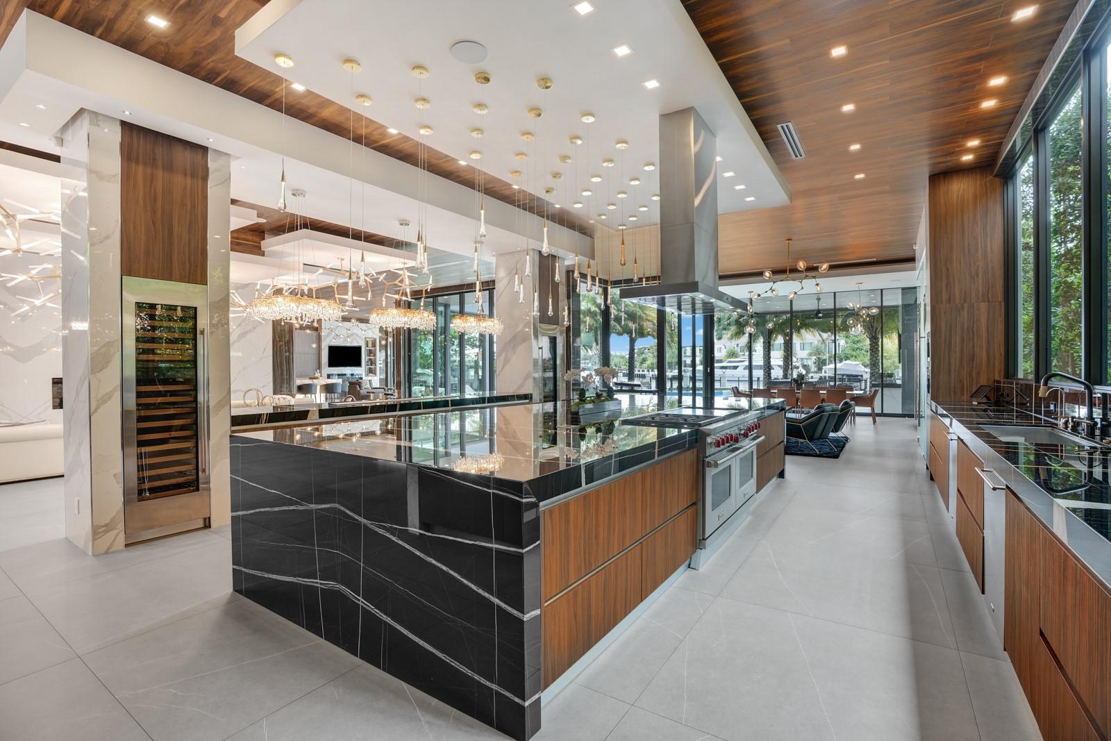 671 Middle Riv Dr Fort Lauderdale, FL 33304