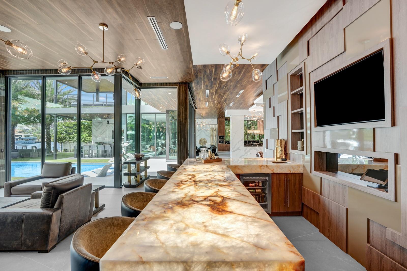 671 Middle Riv Dr Fort Lauderdale, FL 33304