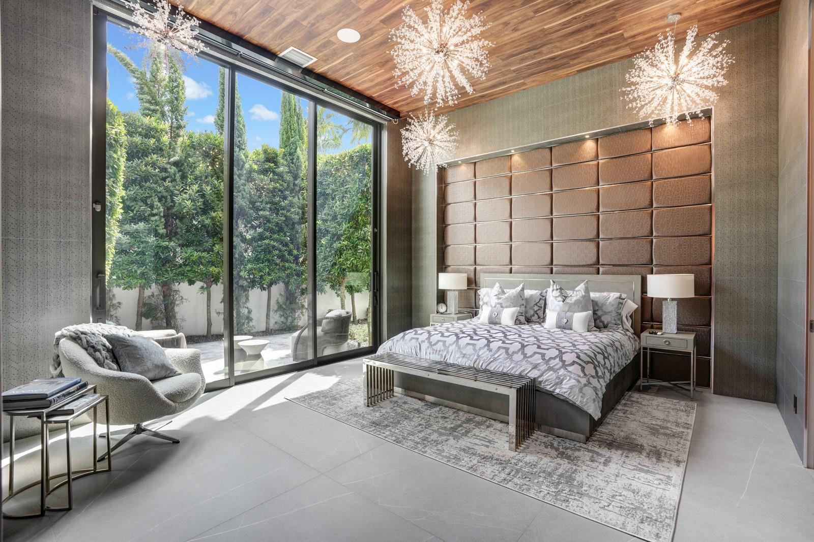 671 Middle Riv Dr Fort Lauderdale, FL 33304